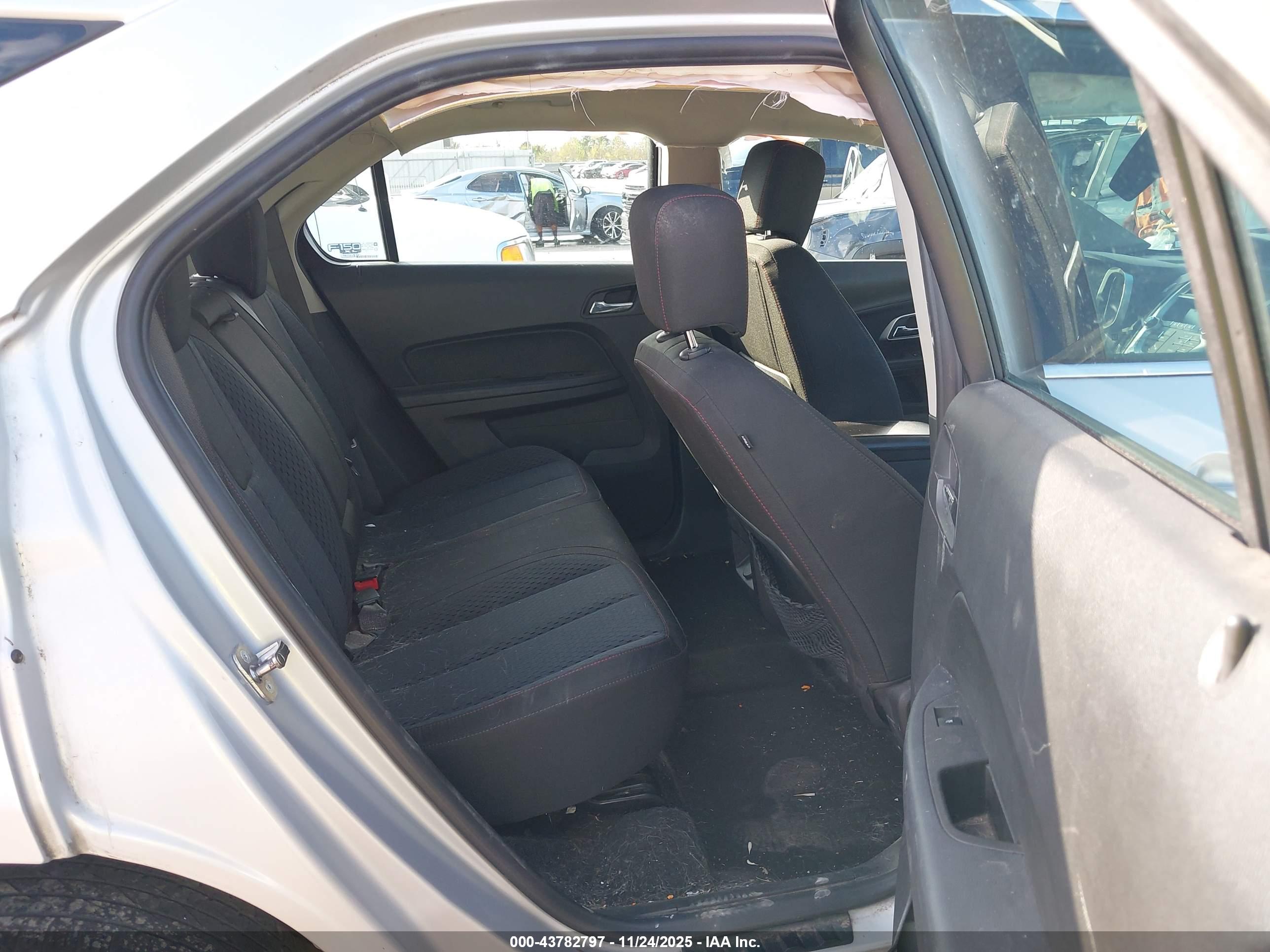 CHEVROLET EQUINOX image 8