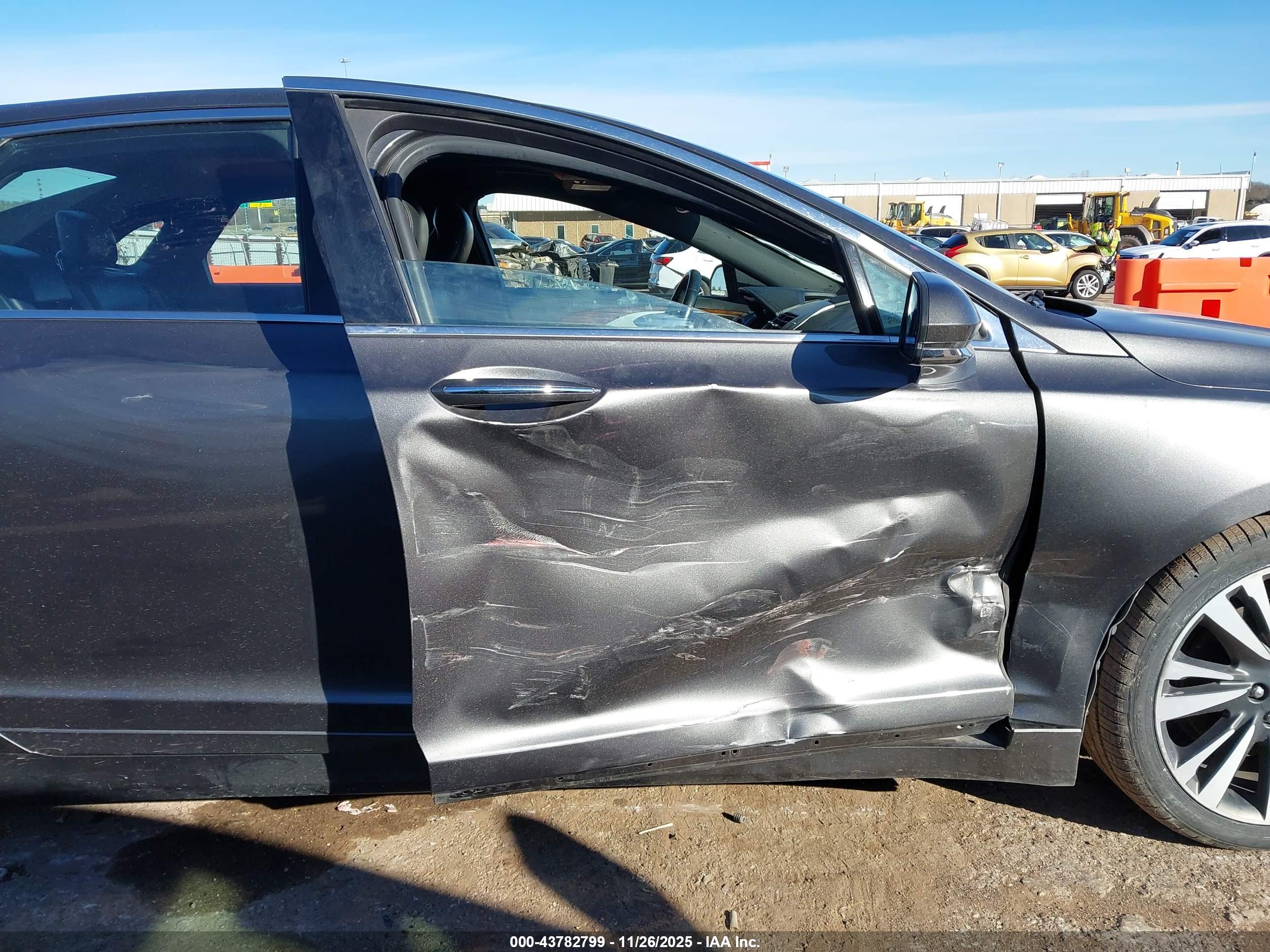 LINCOLN MKZ image 6
