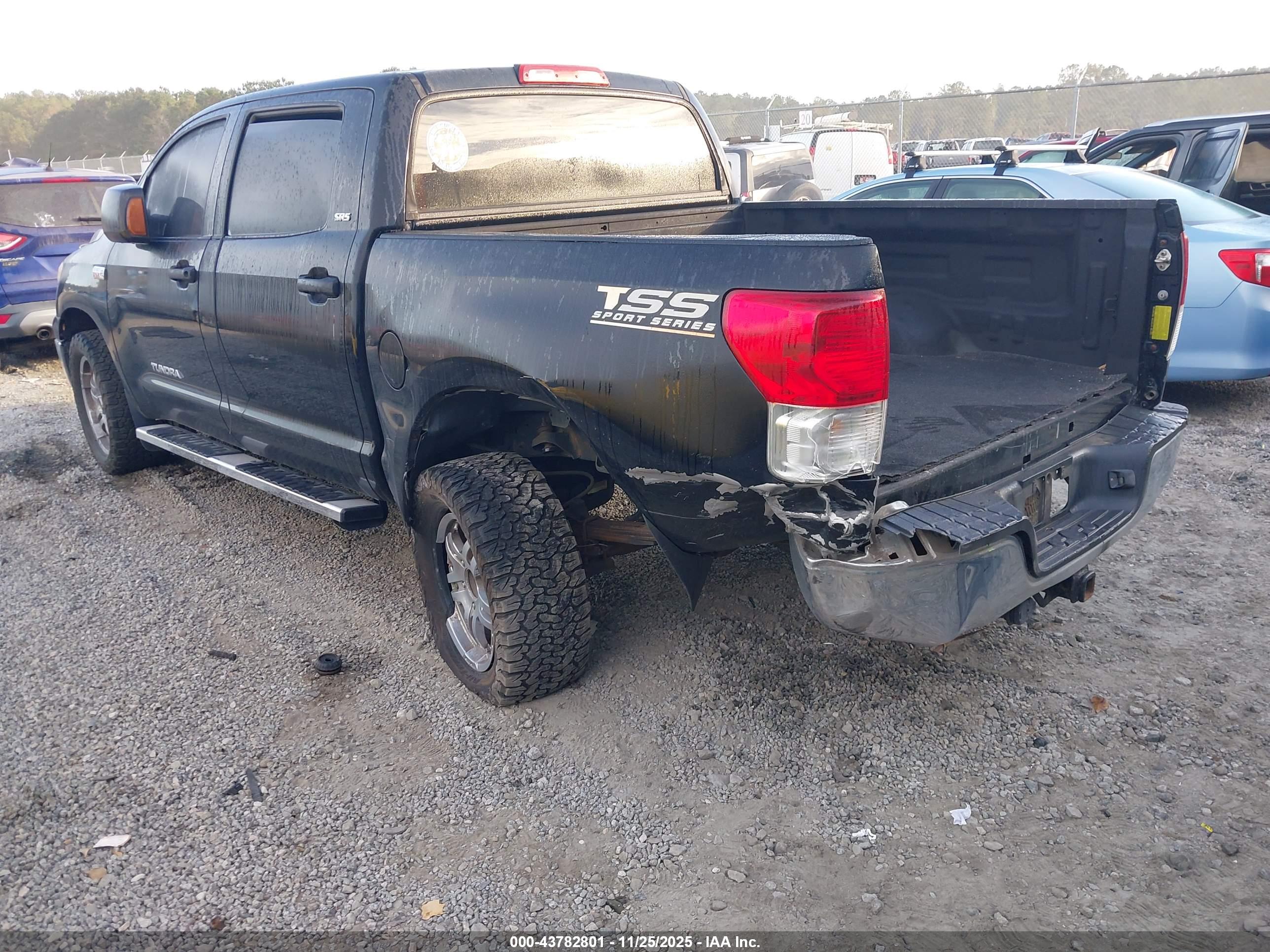 TOYOTA TUNDRA image 3