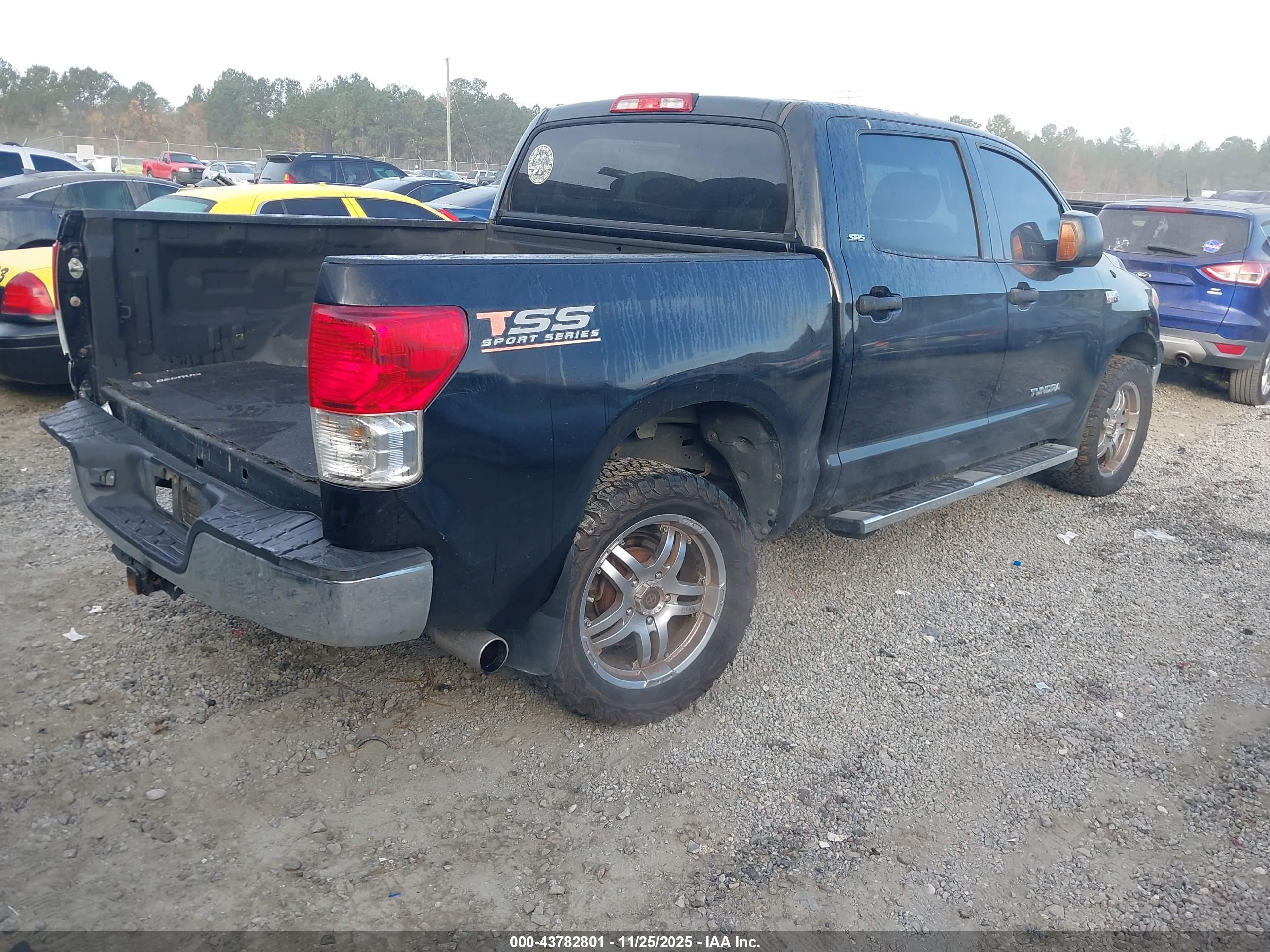TOYOTA TUNDRA image 4