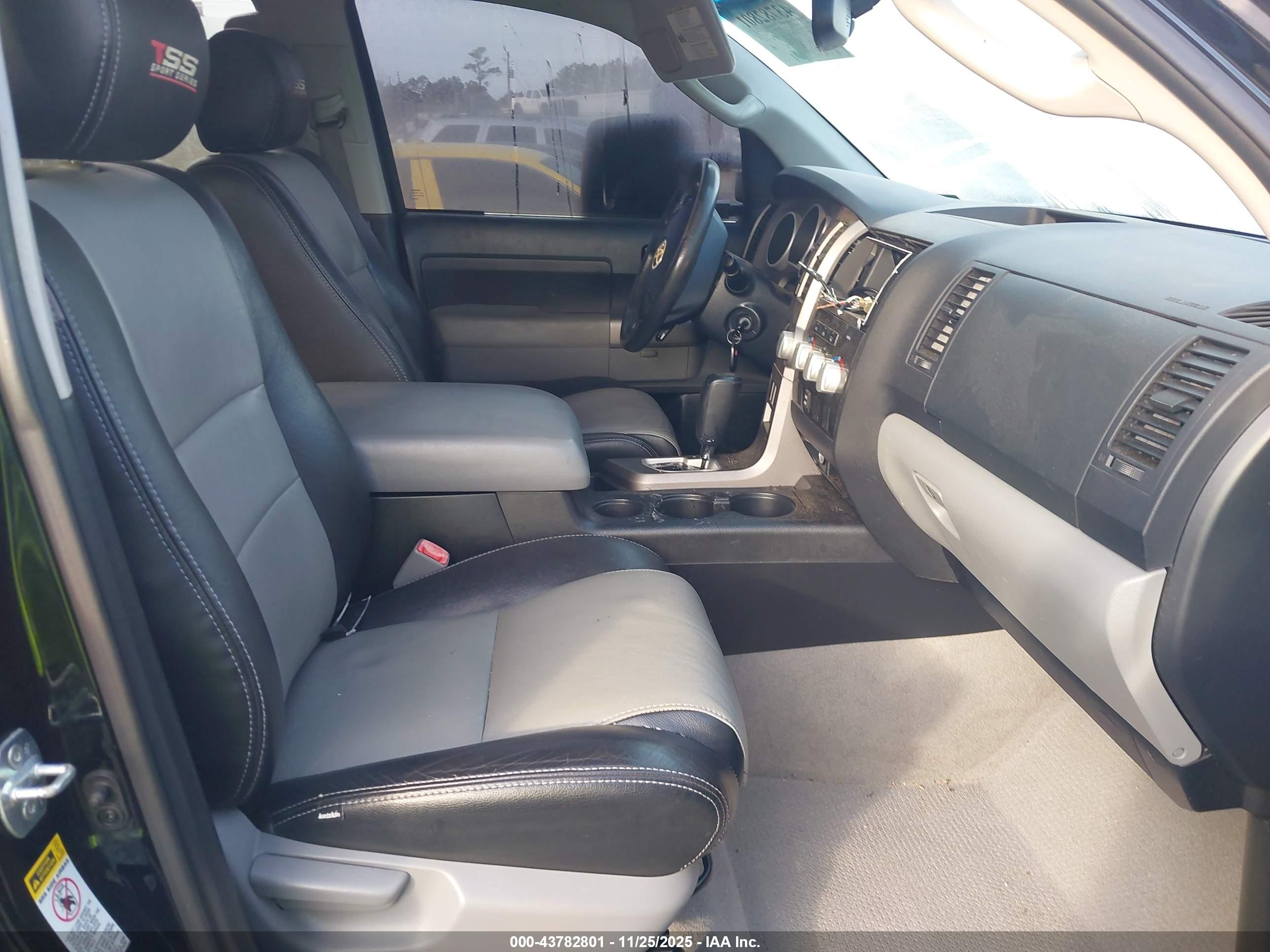 TOYOTA TUNDRA image 5
