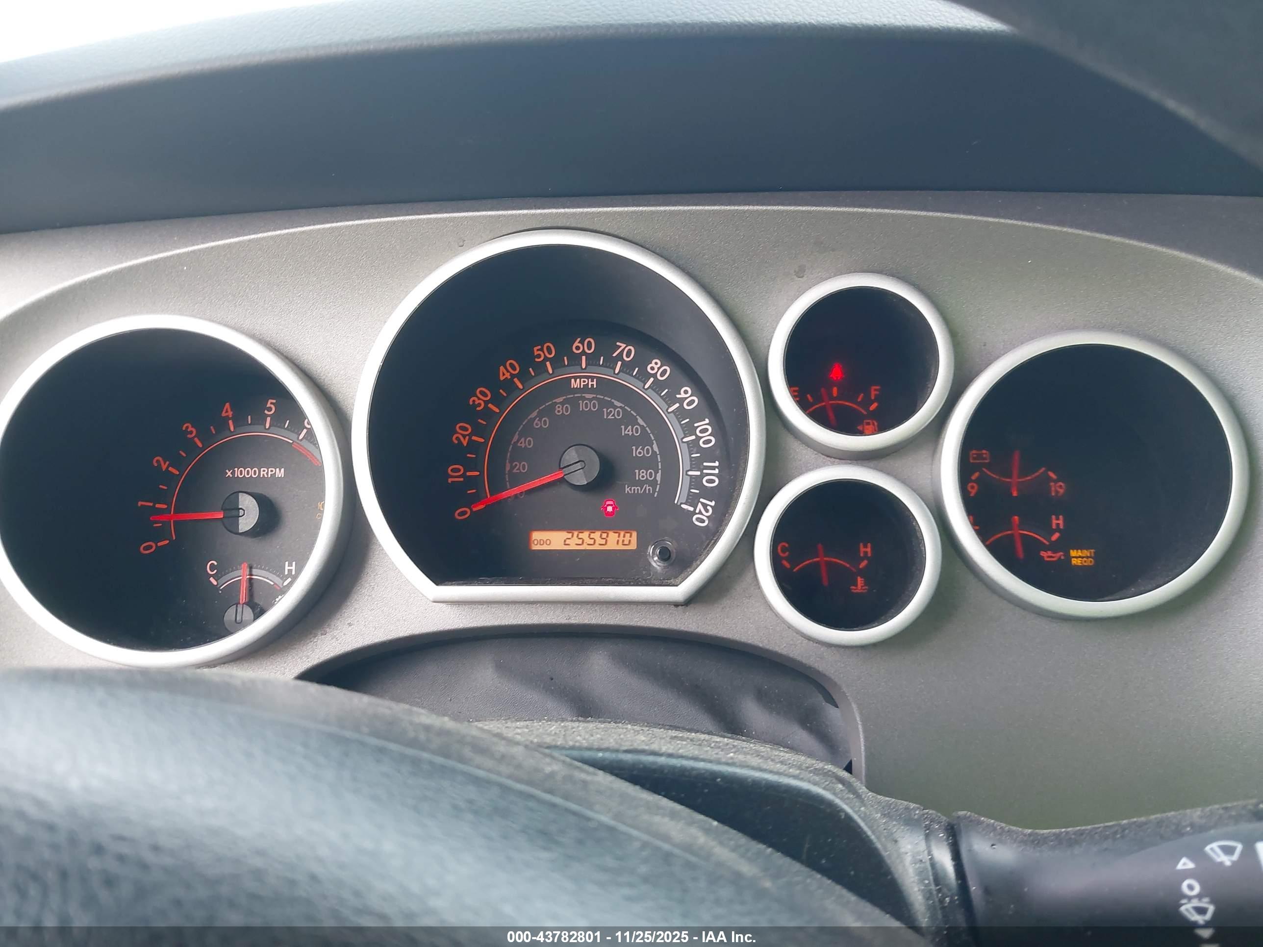 TOYOTA TUNDRA image 7