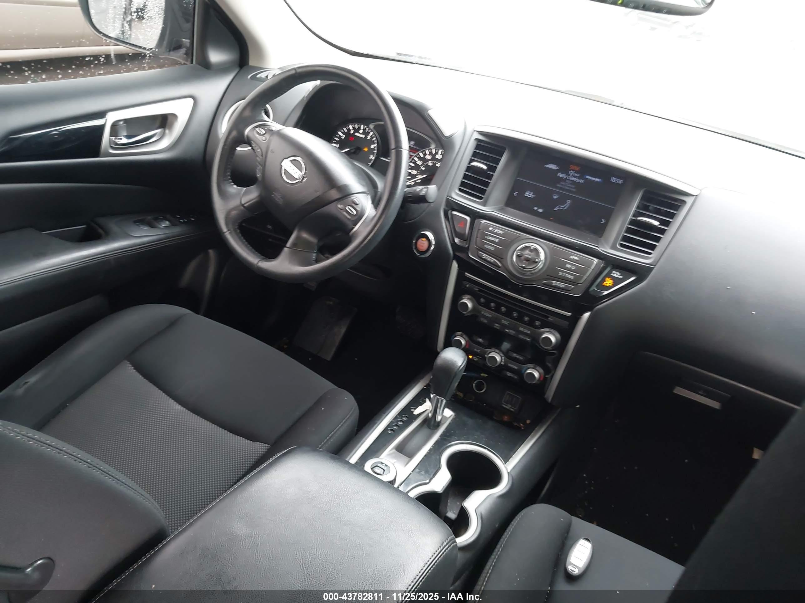 NISSAN PATHFINDER image 5