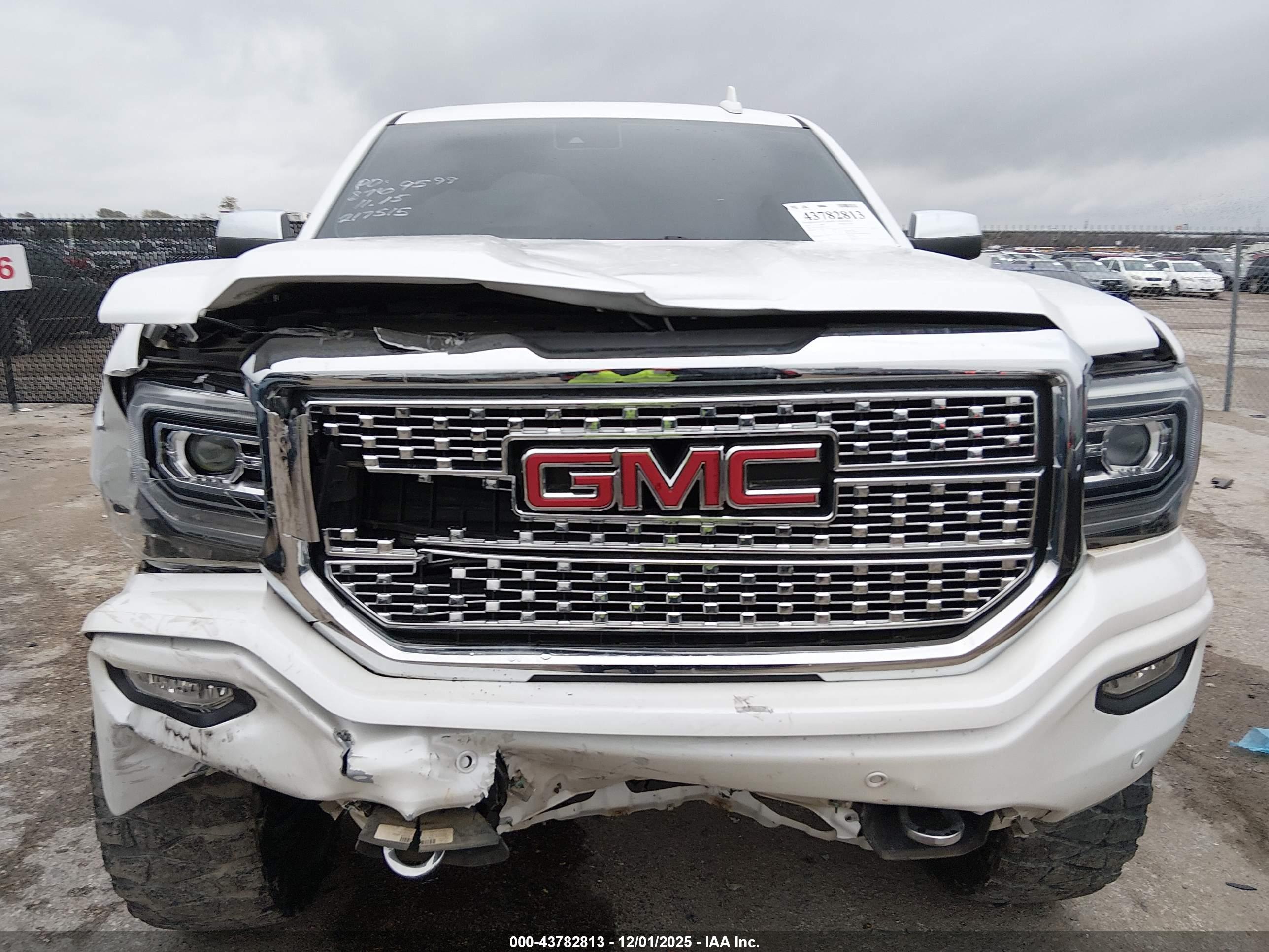 GMC SIERRA image 6