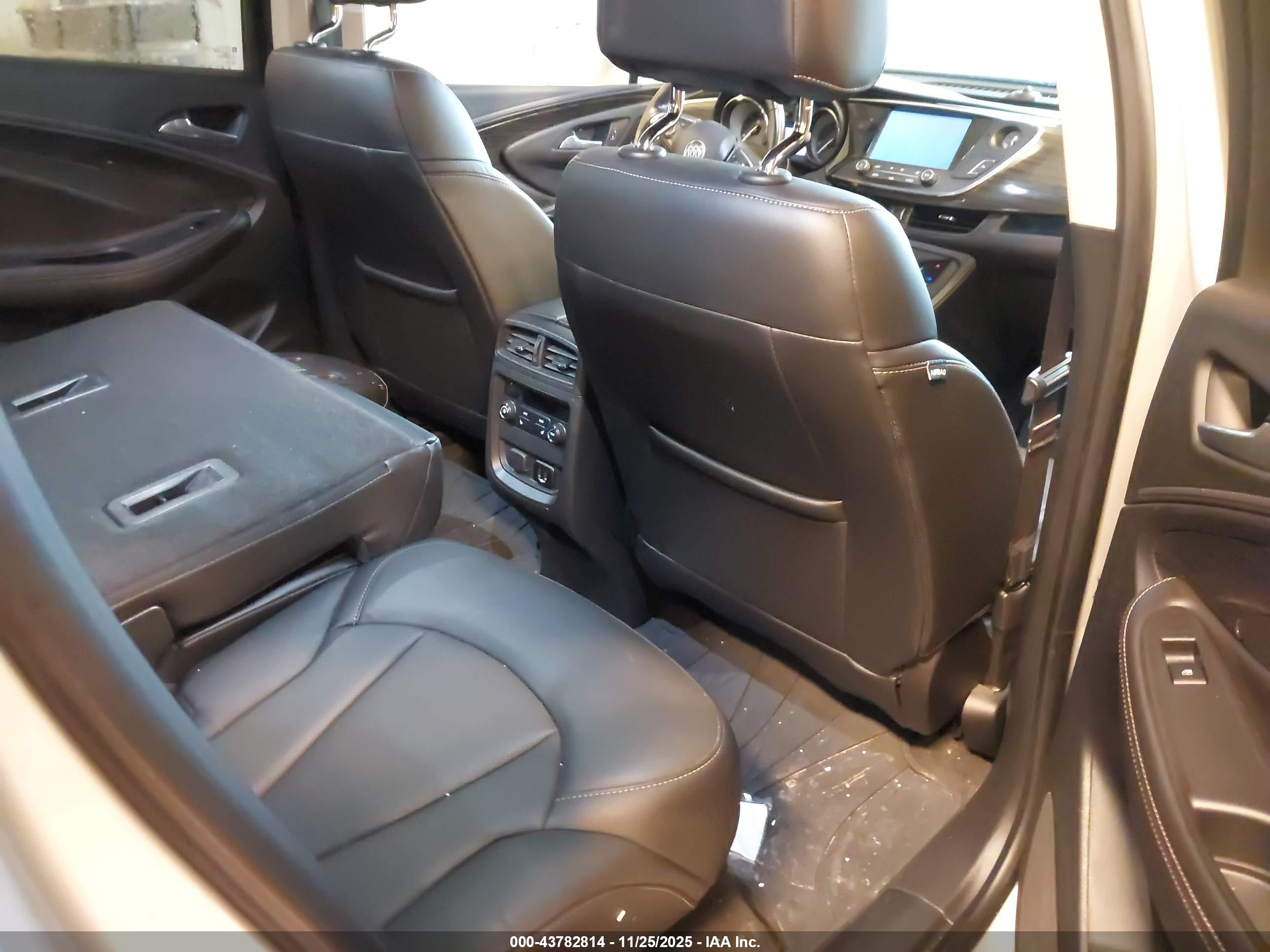 BUICK ENVISION image 8