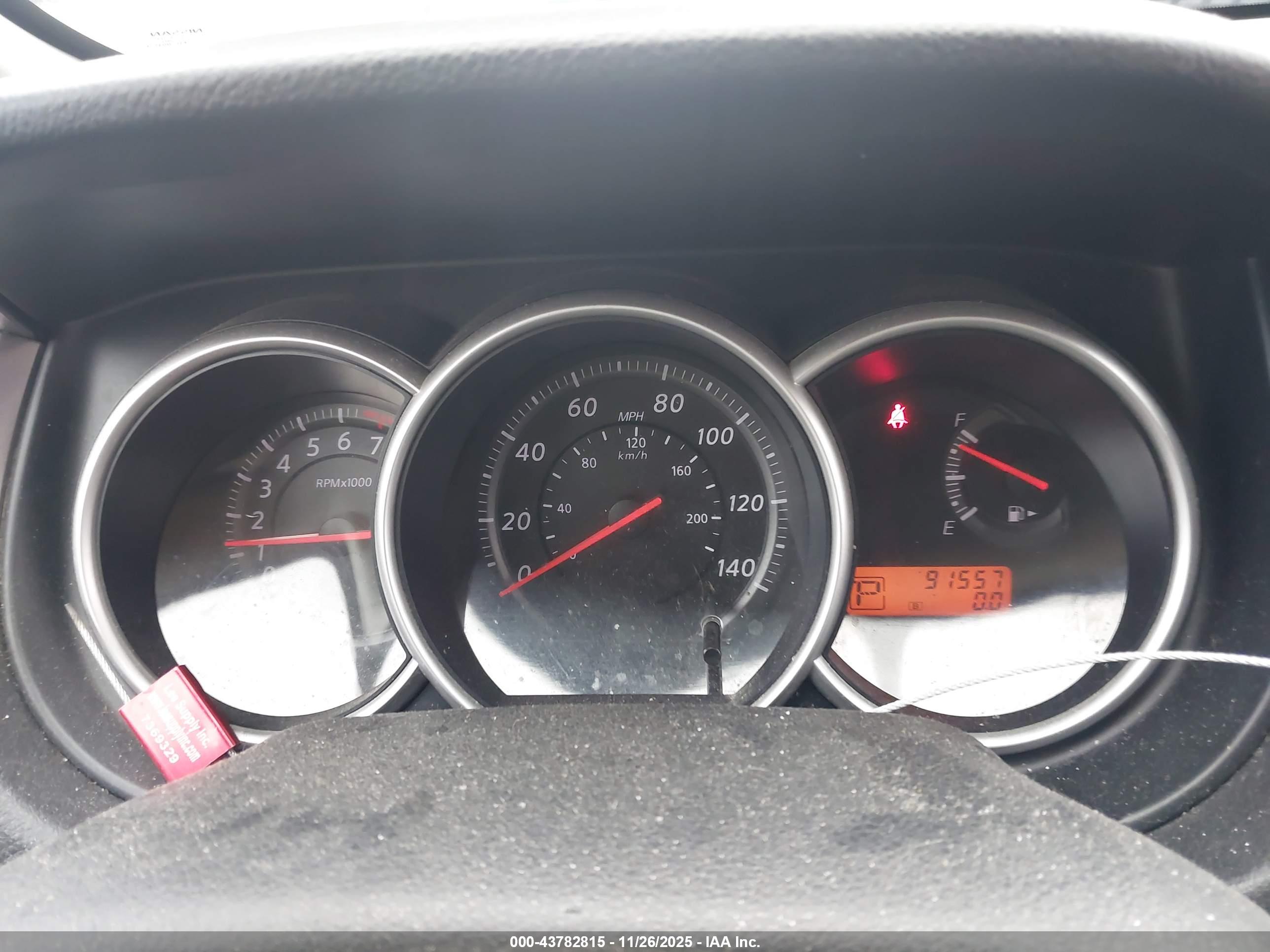 NISSAN VERSA image 7