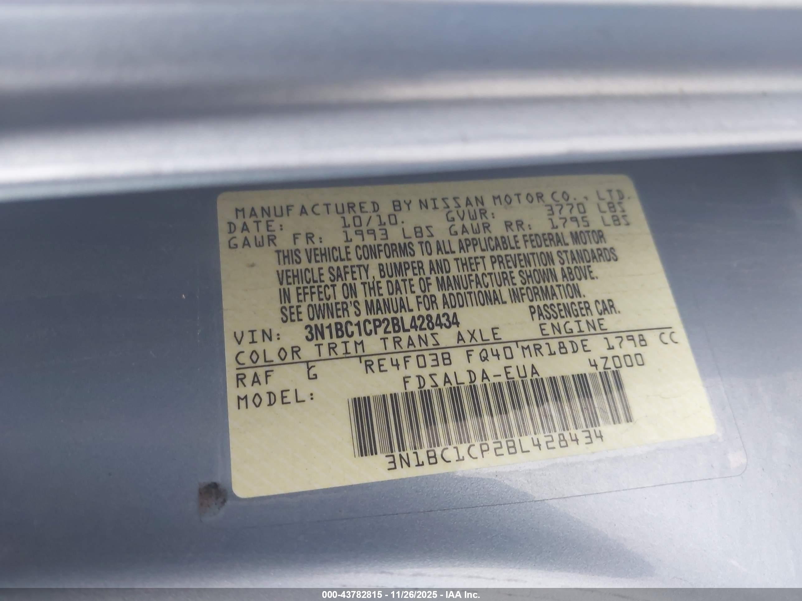 NISSAN VERSA image 9