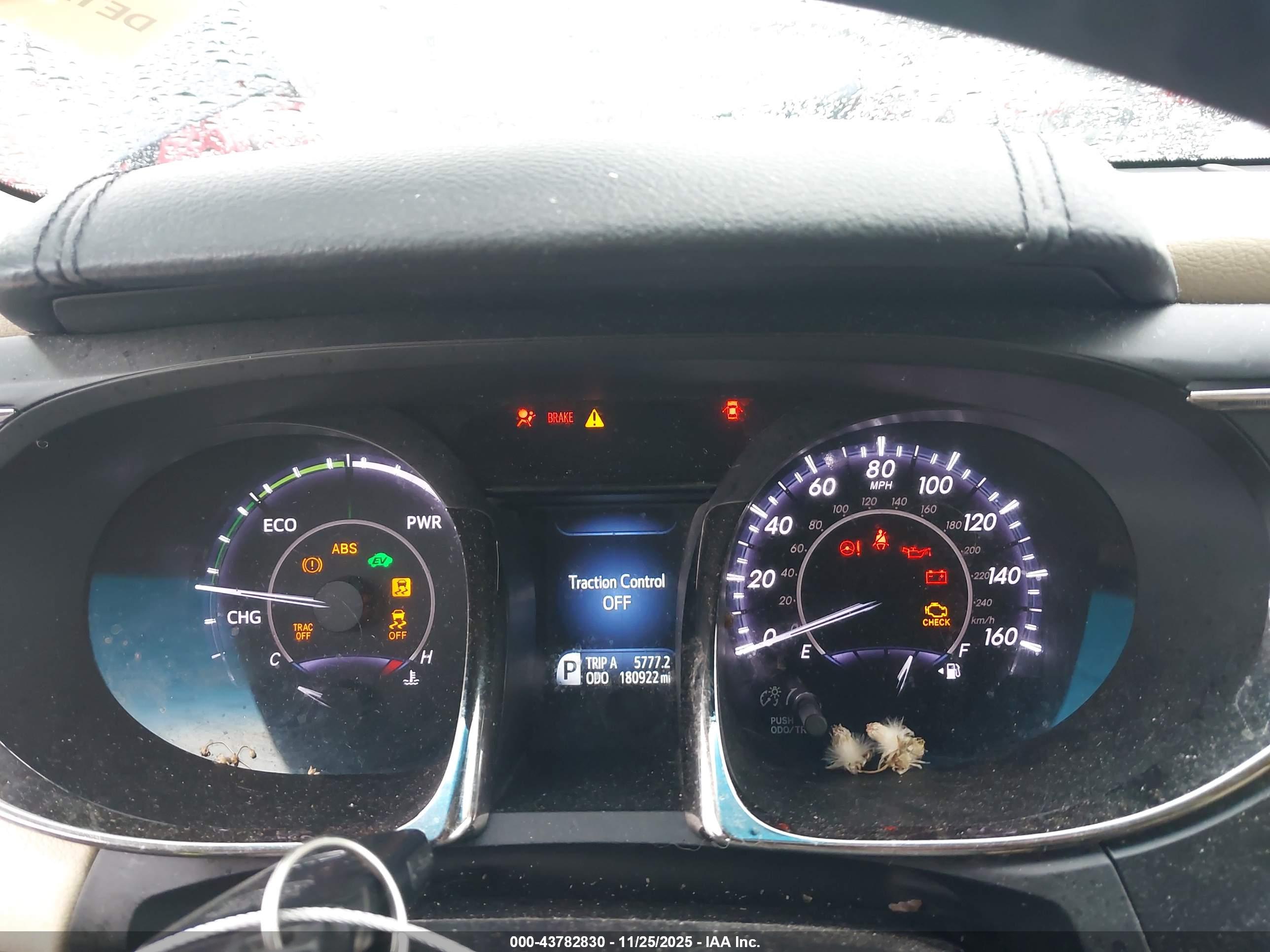 TOYOTA AVALON image 7