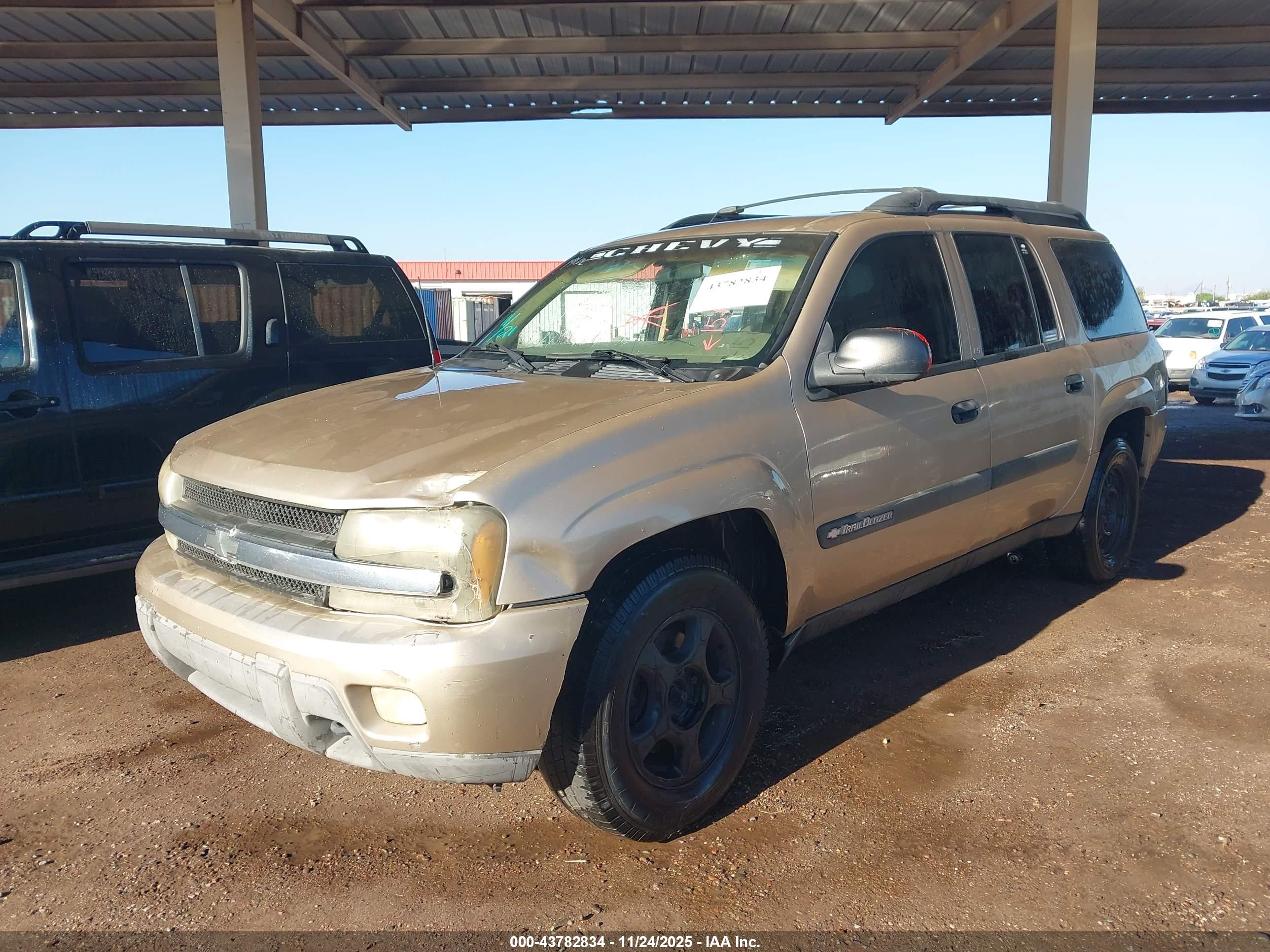 CHEVROLET TRAILBLAZER image 2