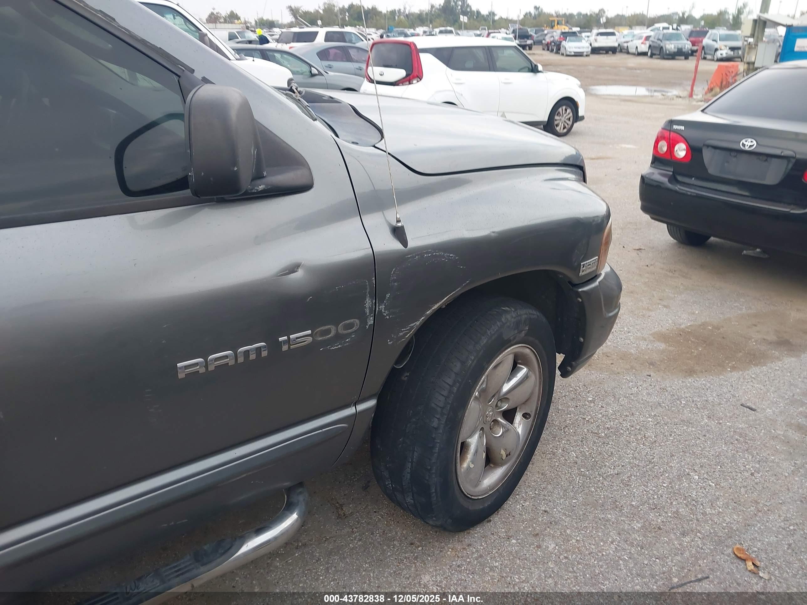 DODGE RAM image 6