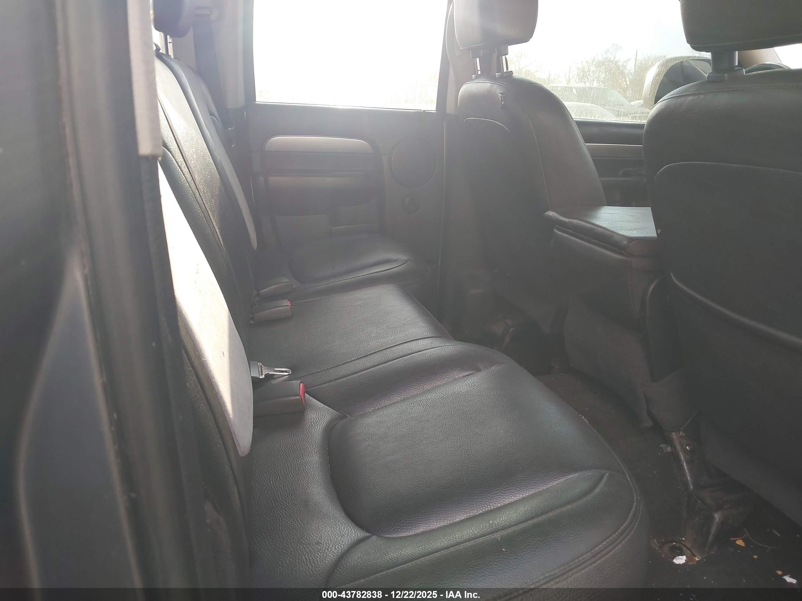 DODGE RAM image 8