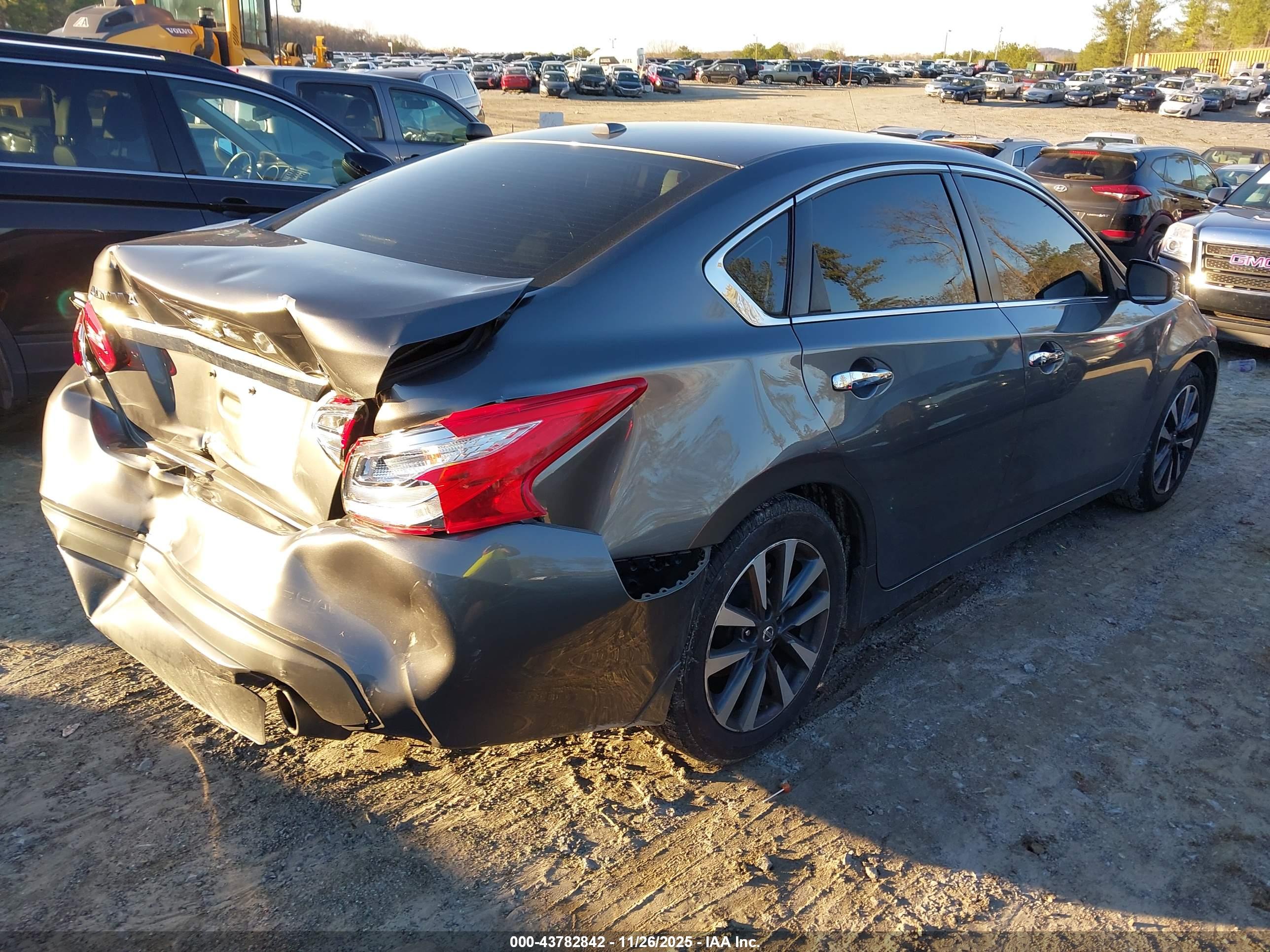 NISSAN ALTIMA image 4