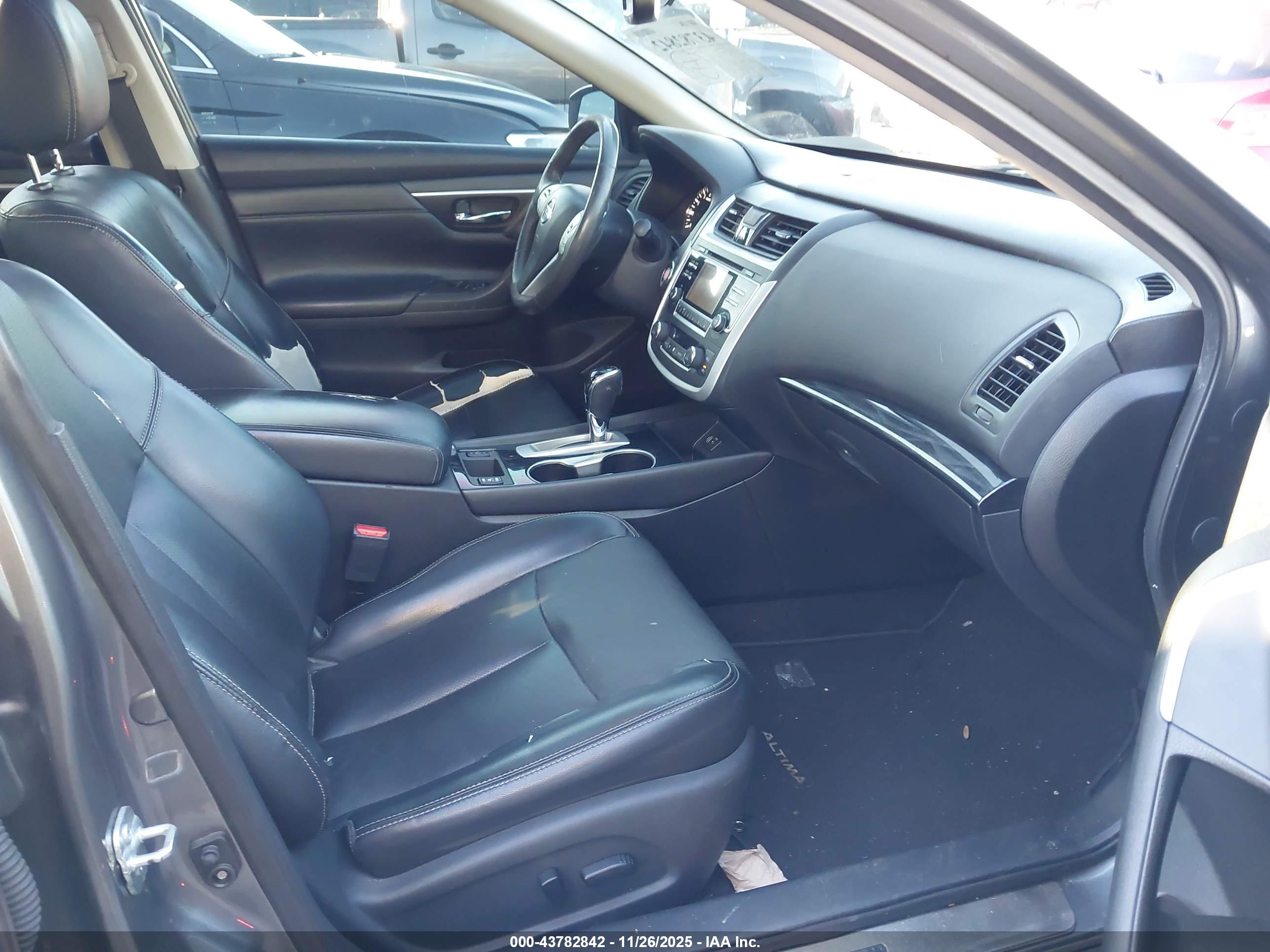 NISSAN ALTIMA image 5
