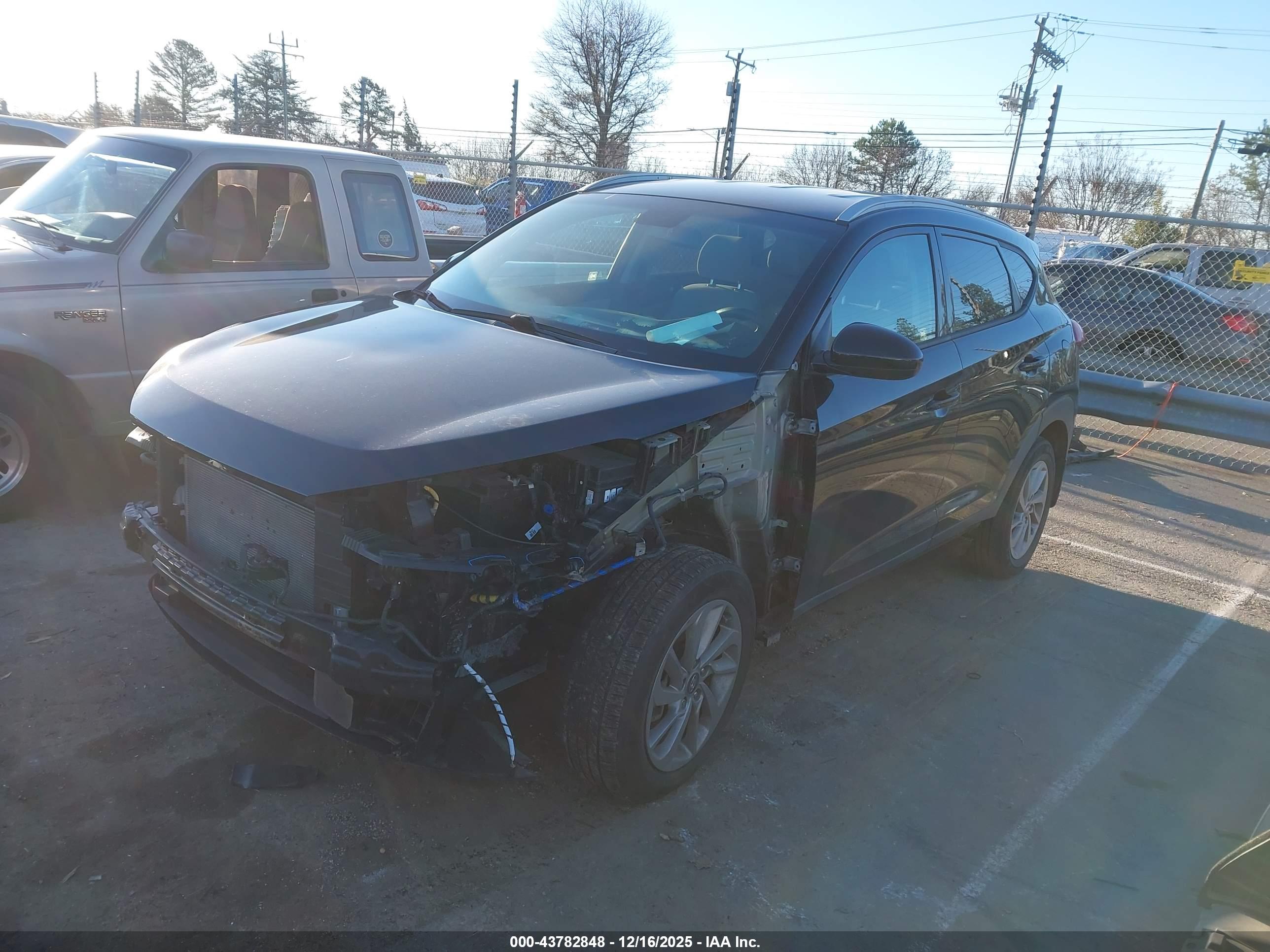 HYUNDAI TUCSON image 2