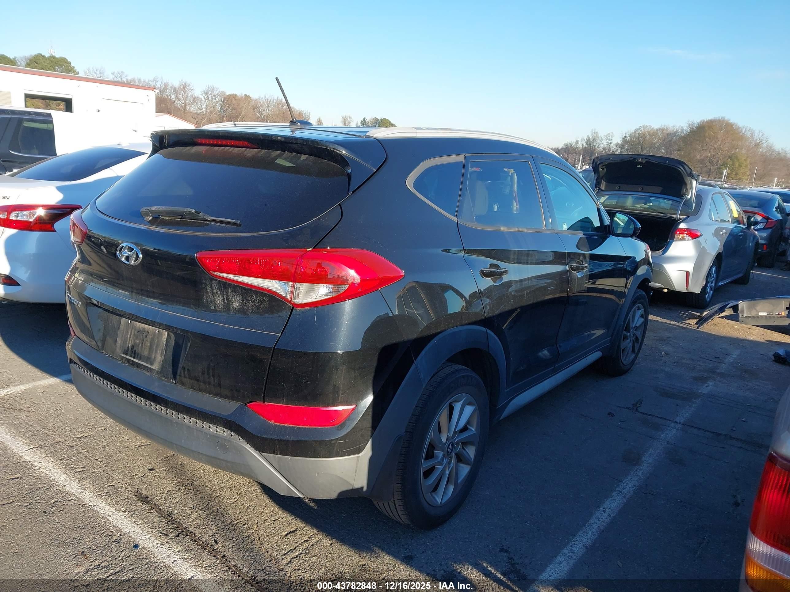 HYUNDAI TUCSON image 4