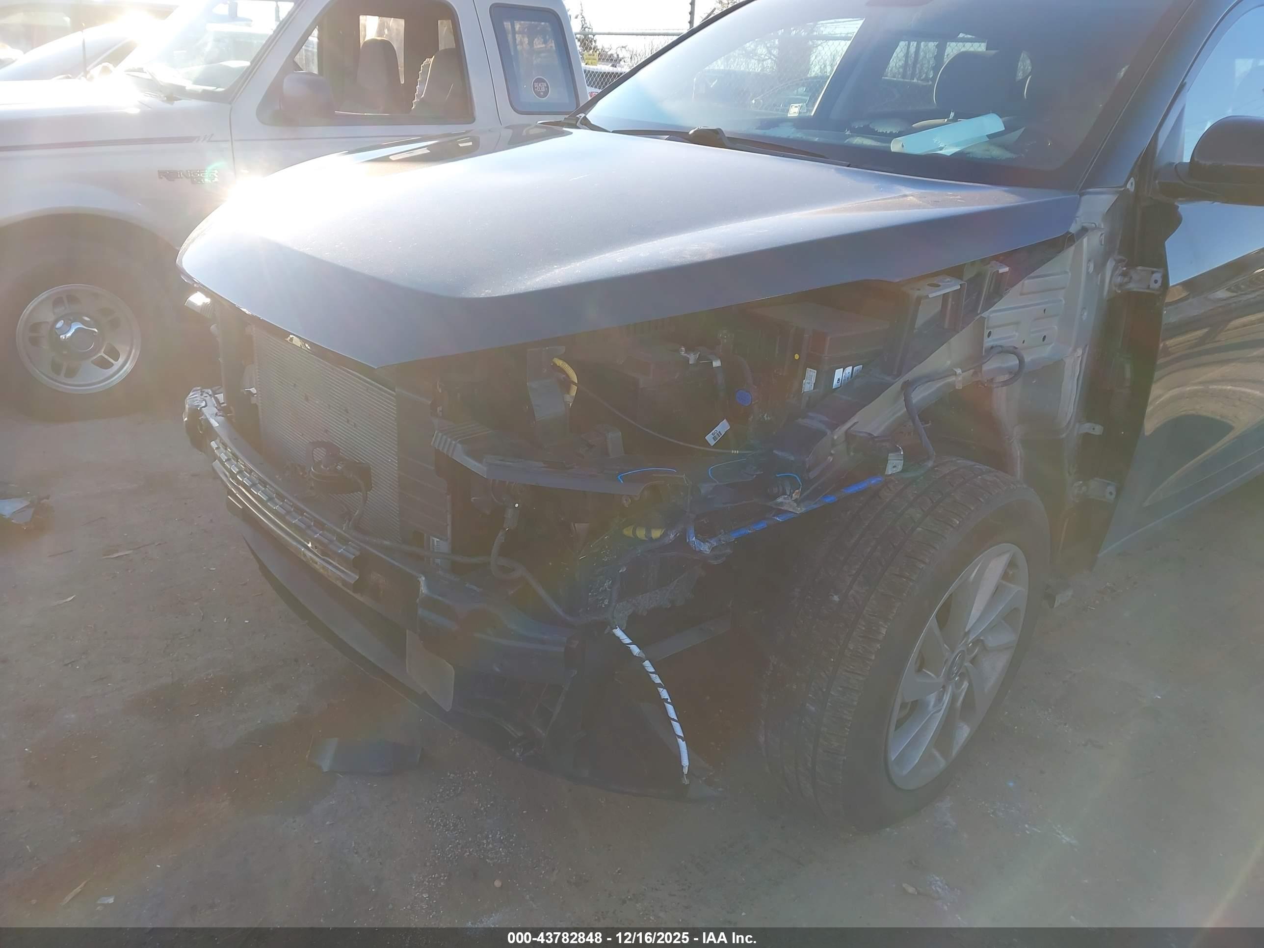 HYUNDAI TUCSON image 6