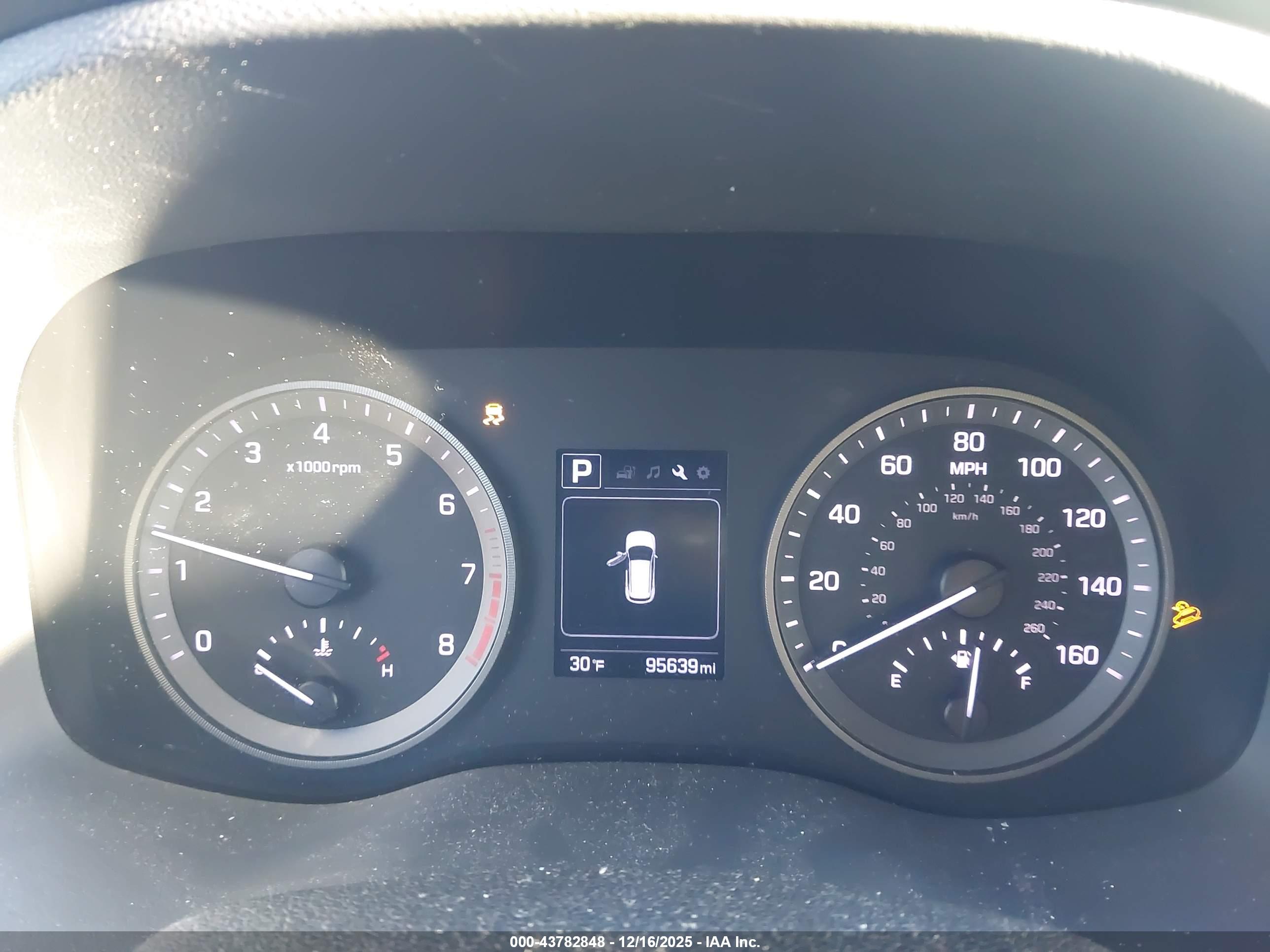 HYUNDAI TUCSON image 7