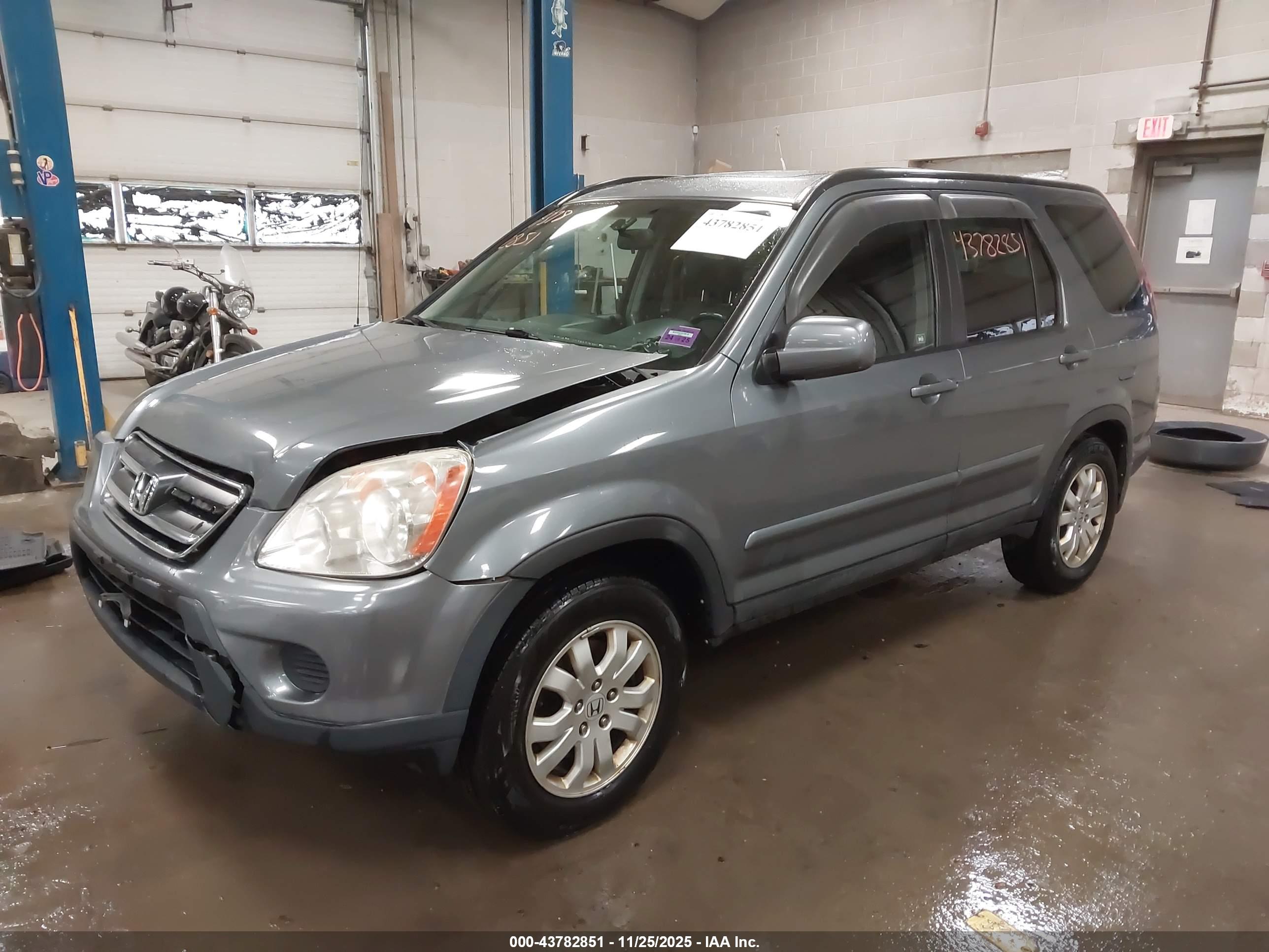 HONDA CR-V image 2