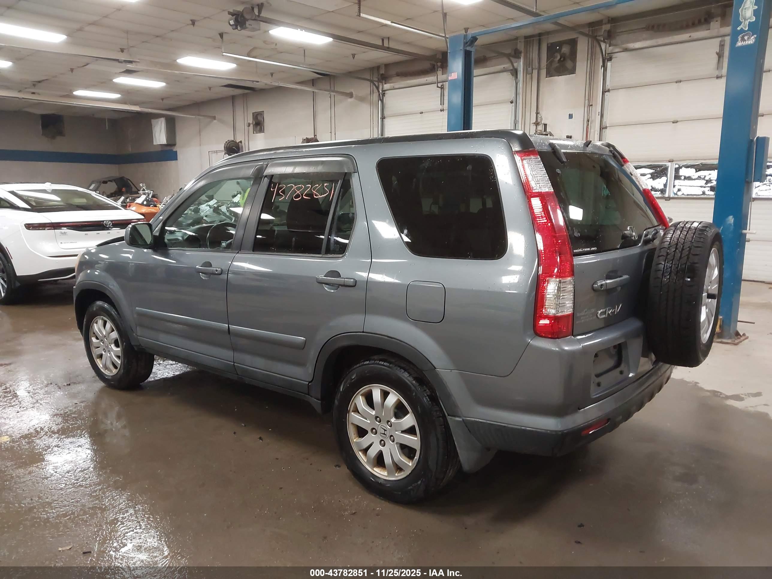 HONDA CR-V image 3