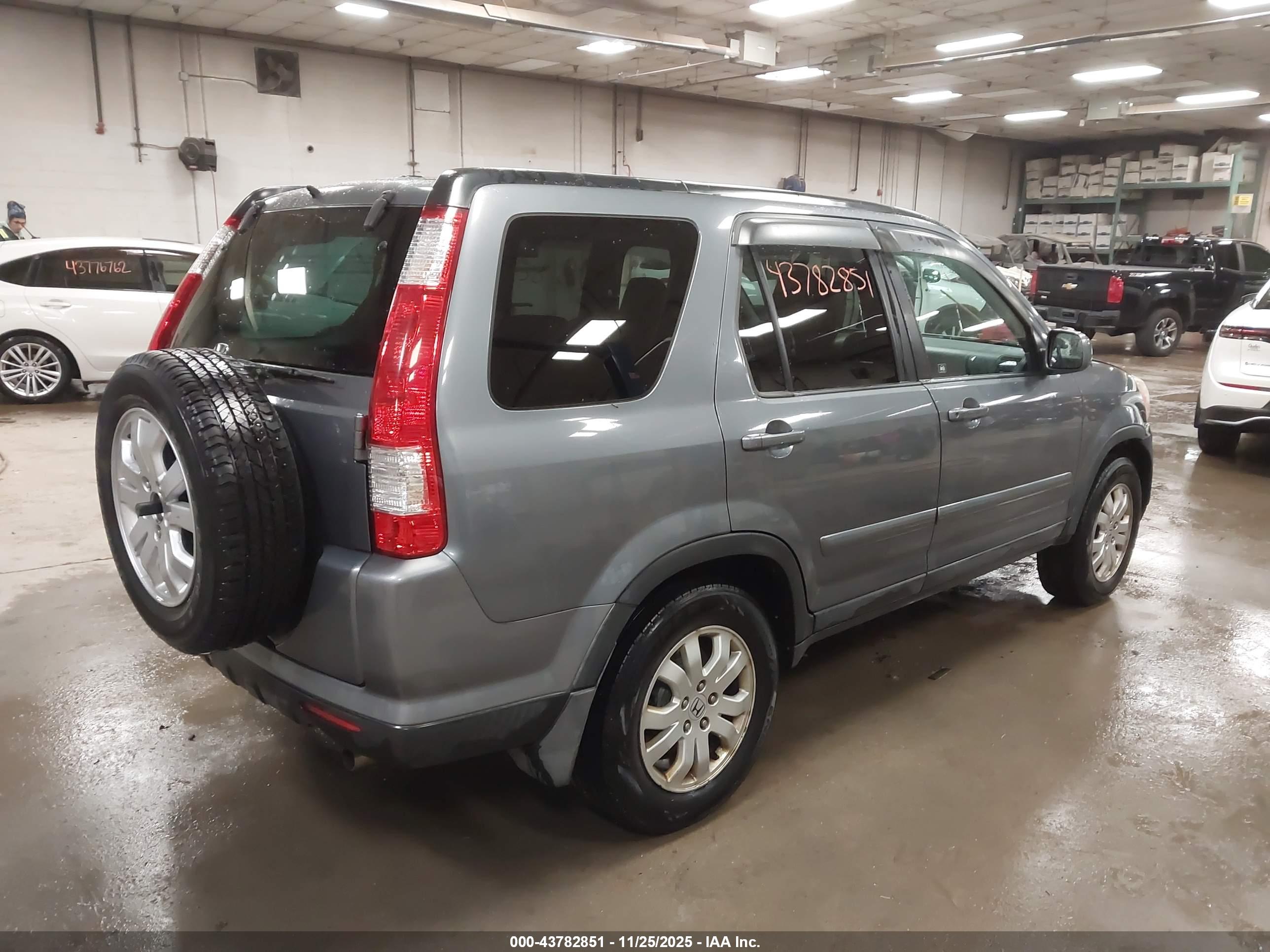 HONDA CR-V image 4