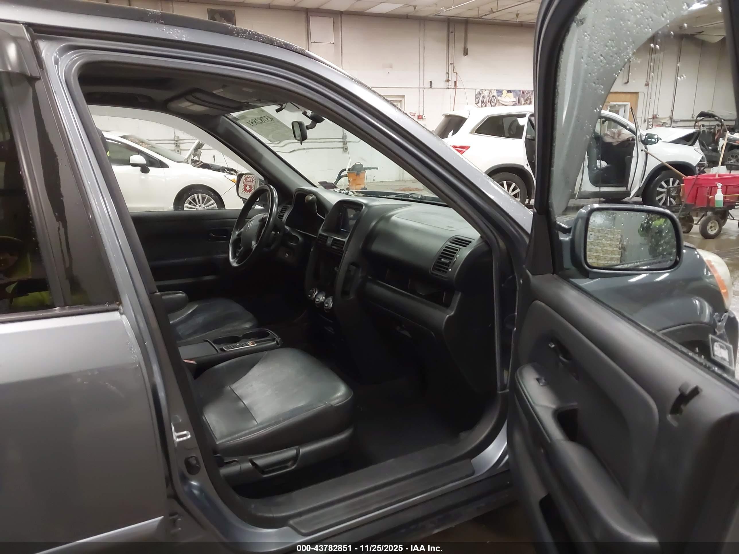 HONDA CR-V image 5