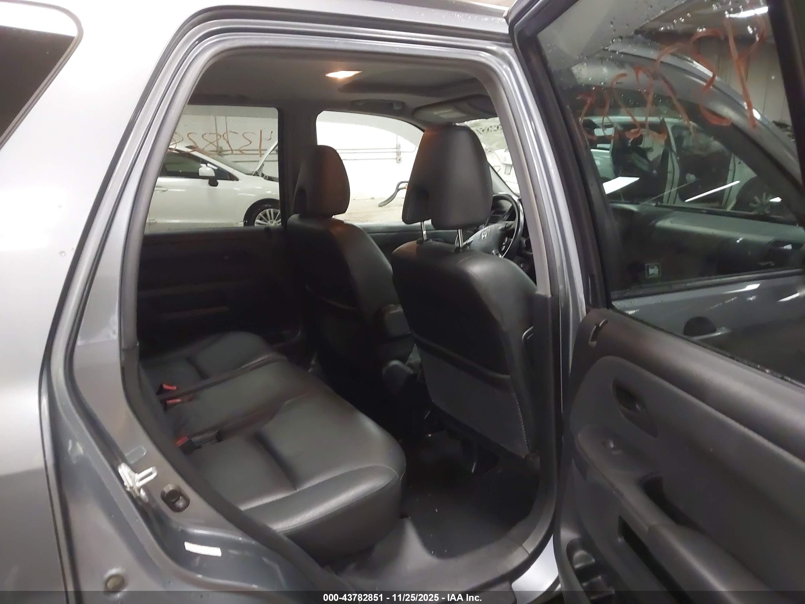 HONDA CR-V image 8