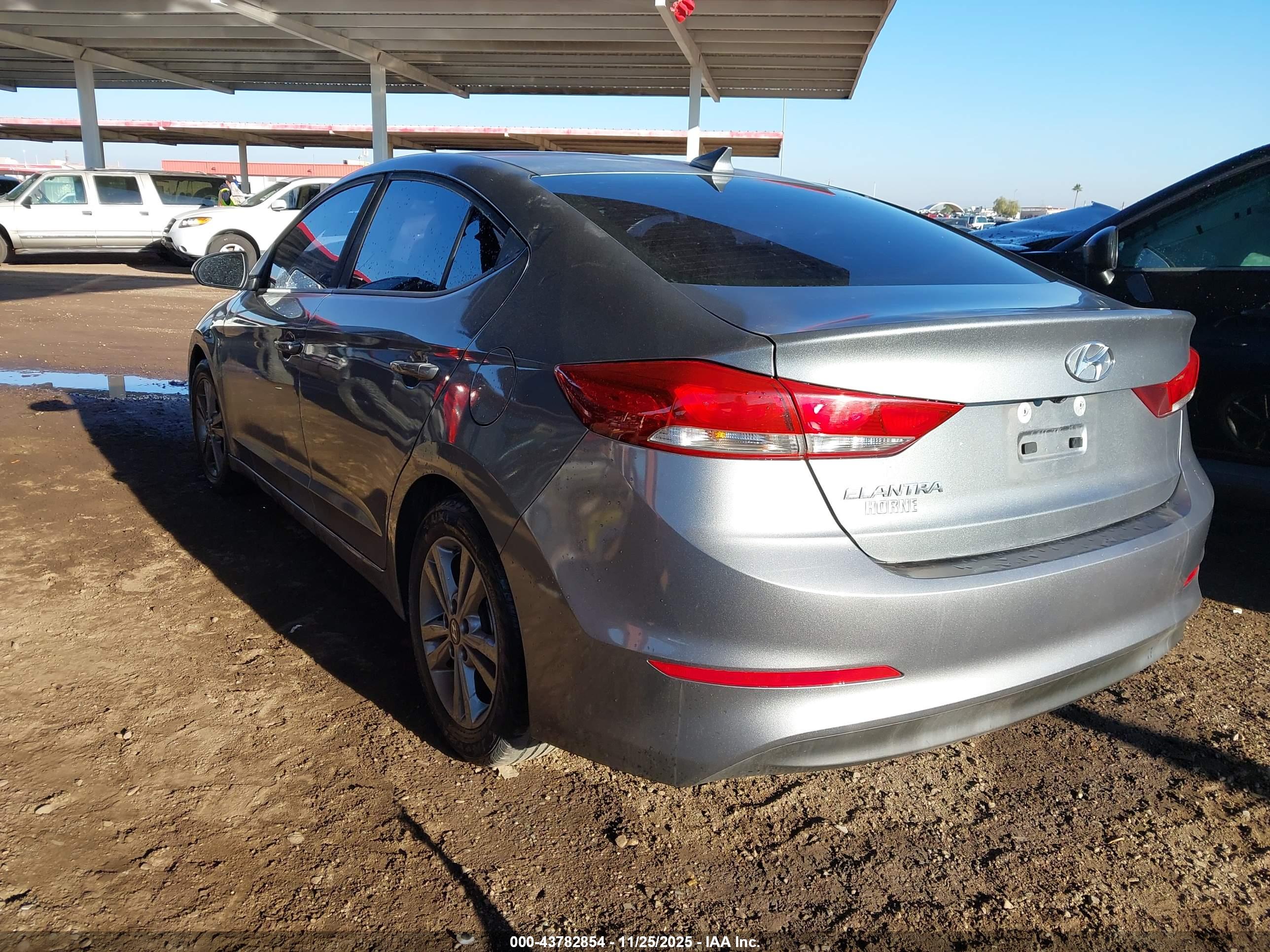 HYUNDAI ELANTRA image 3