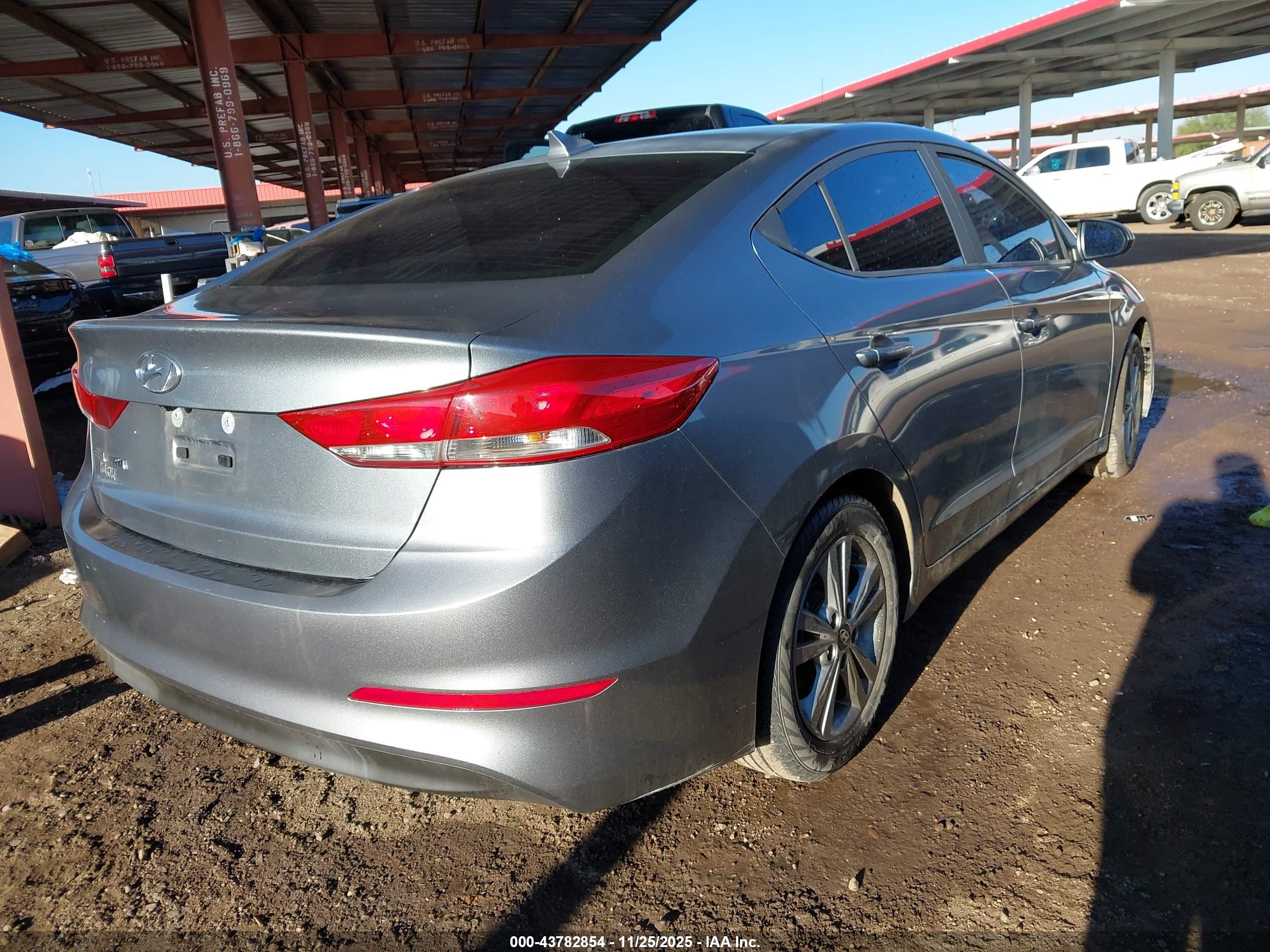HYUNDAI ELANTRA image 4