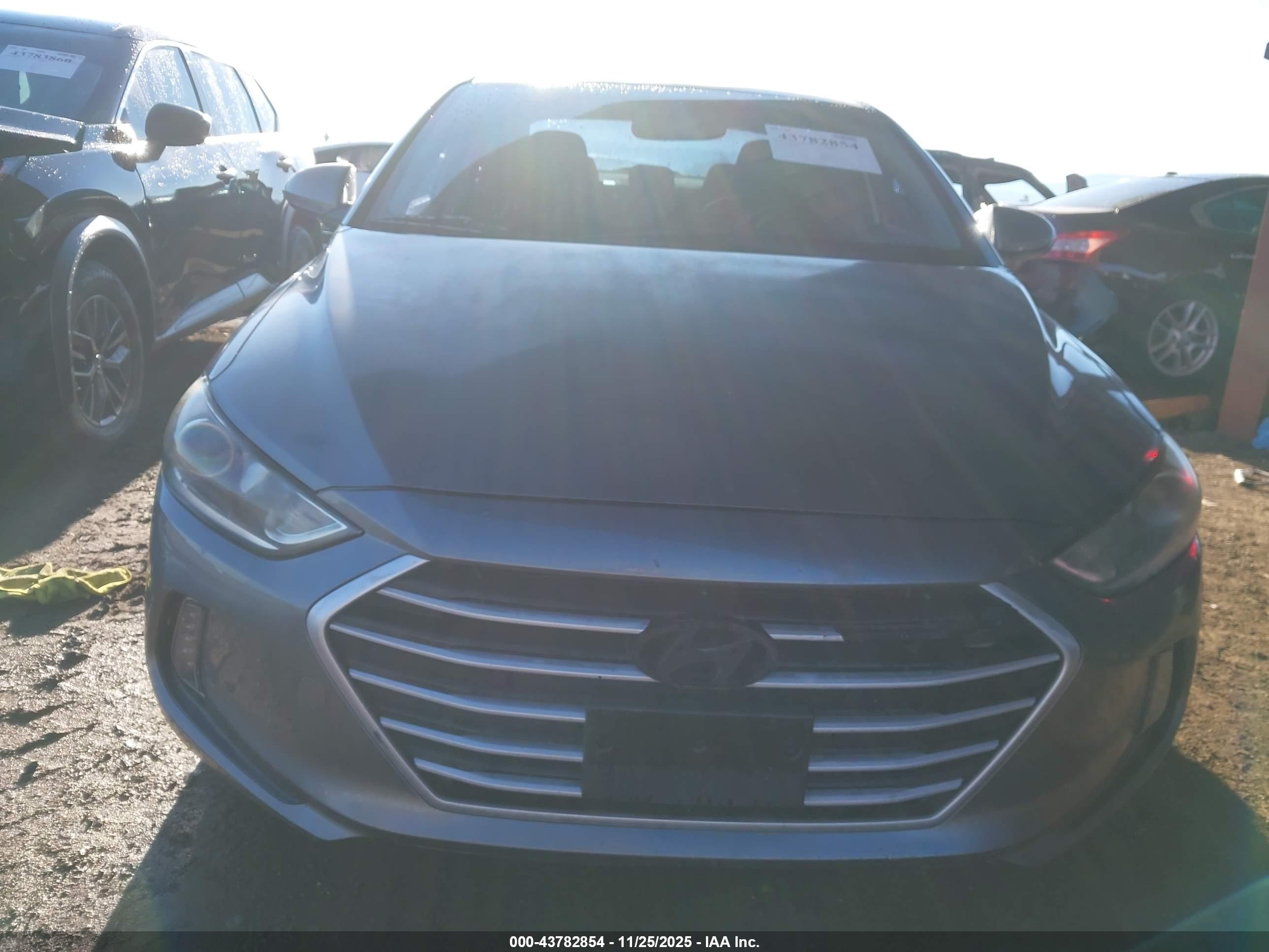 HYUNDAI ELANTRA image 6