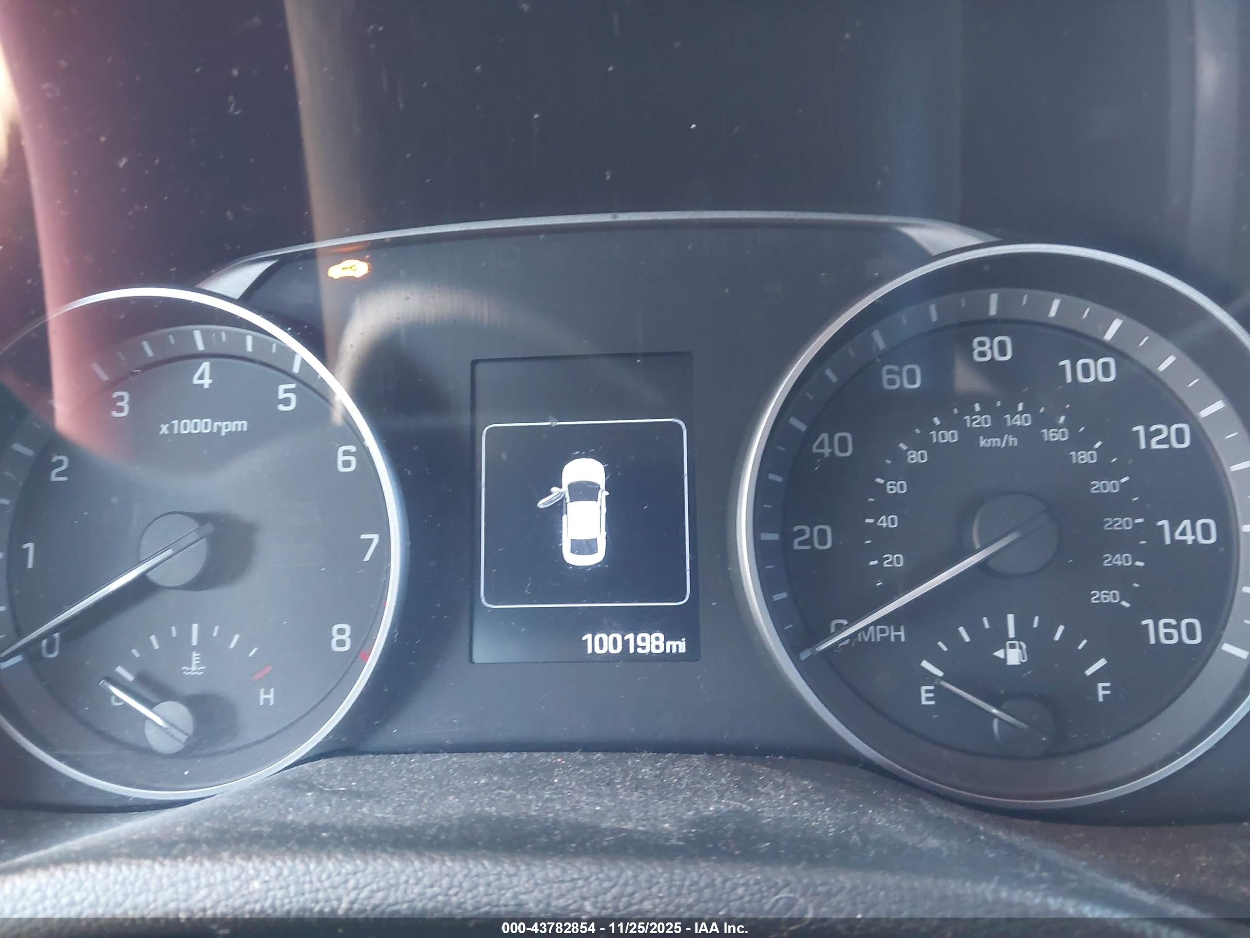 HYUNDAI ELANTRA image 7