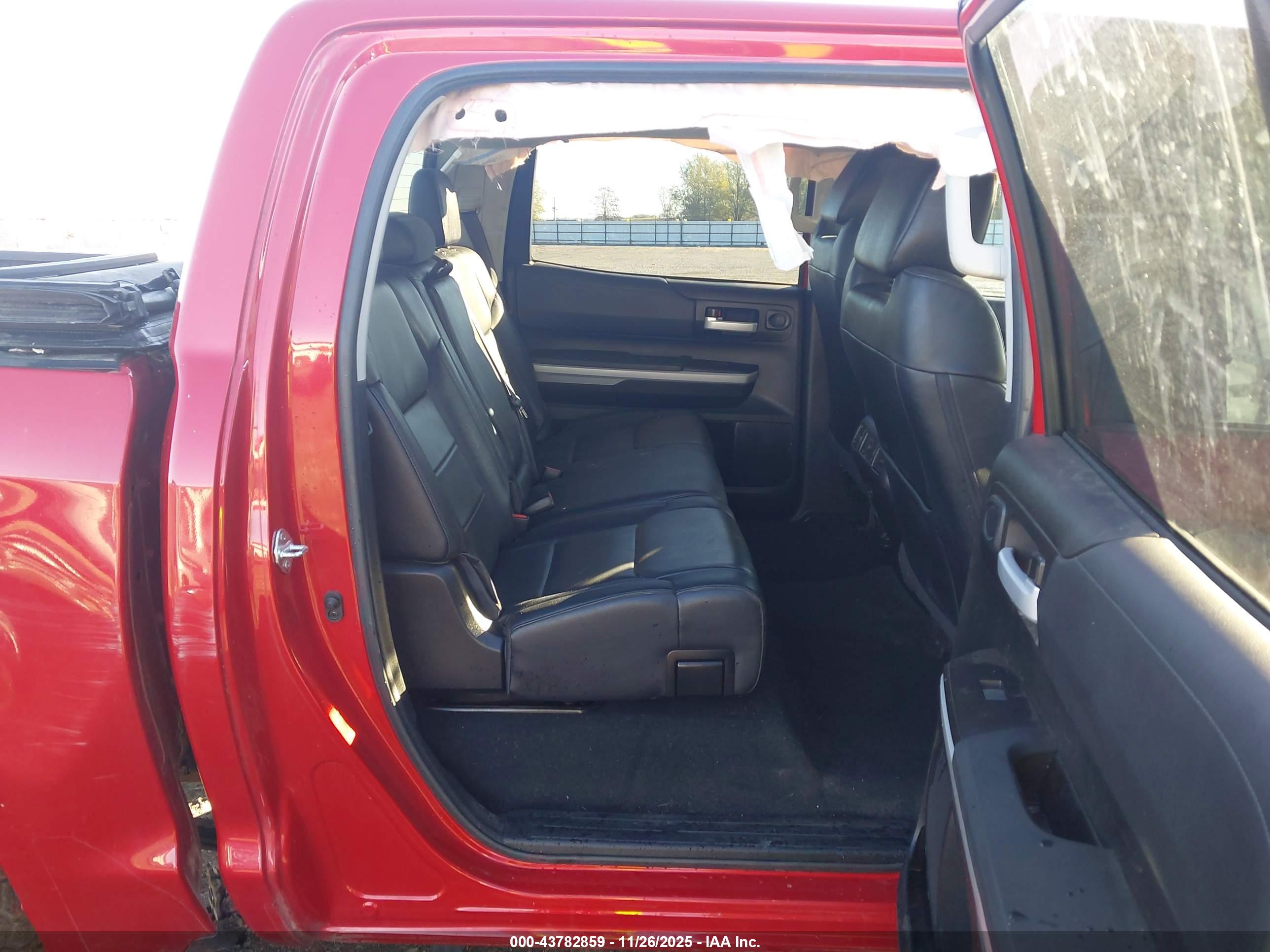 TOYOTA TUNDRA image 8