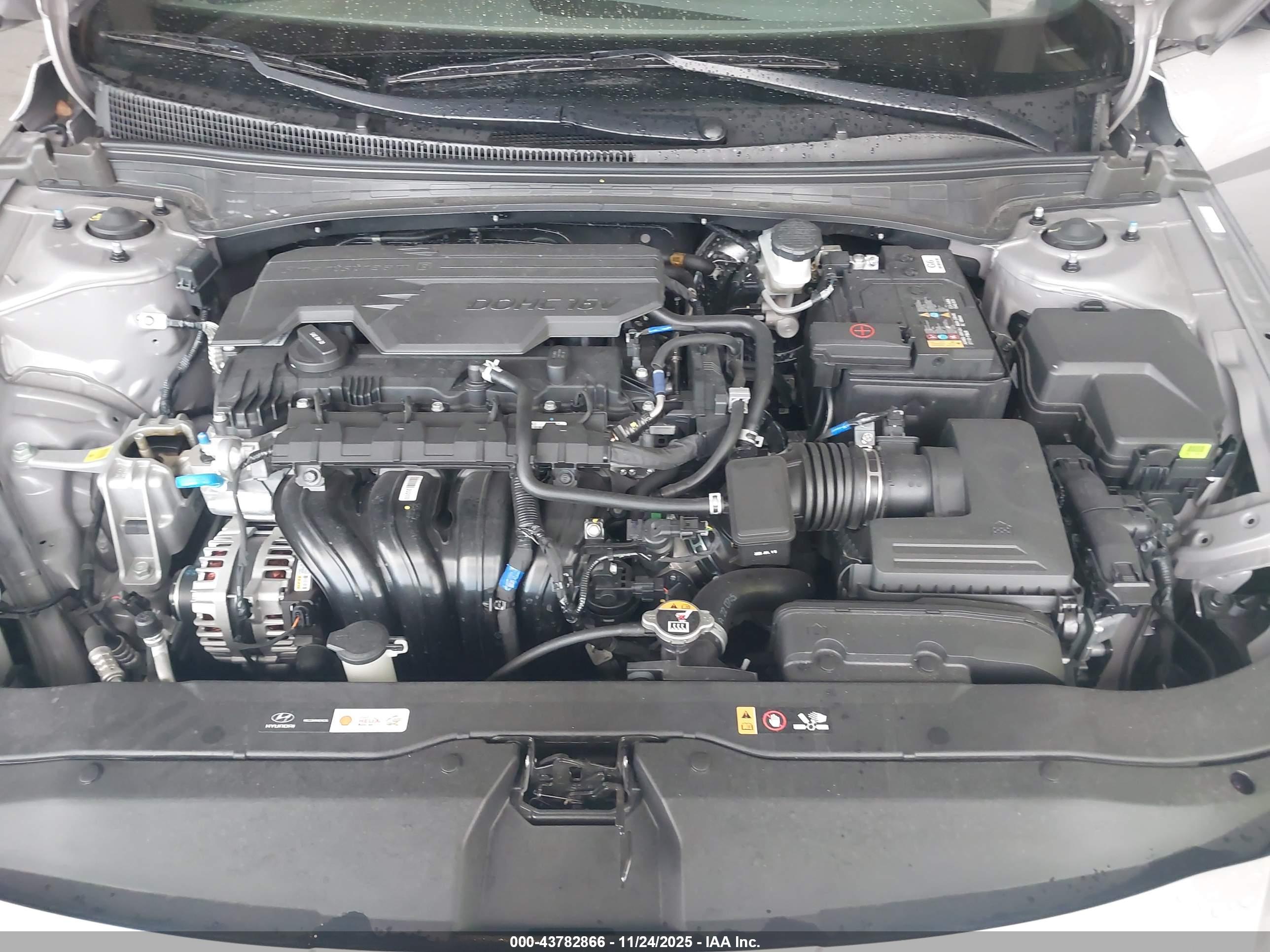 HYUNDAI ELANTRA image 10