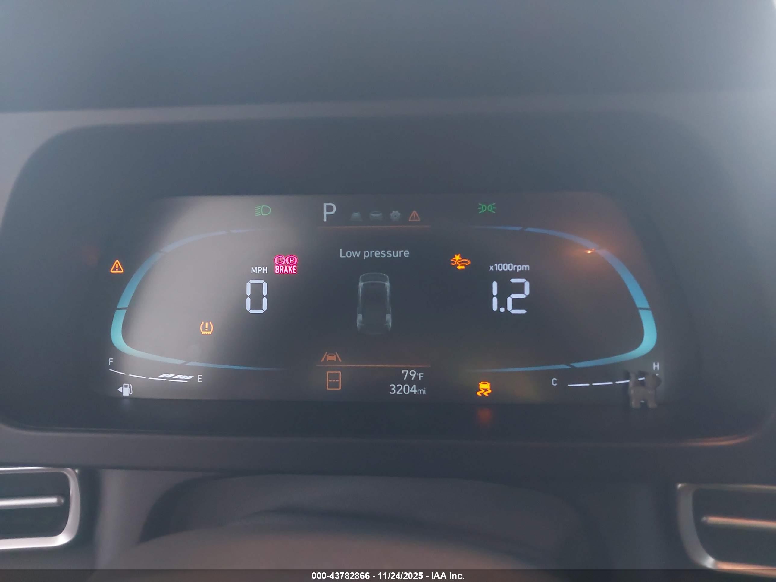 HYUNDAI ELANTRA image 7
