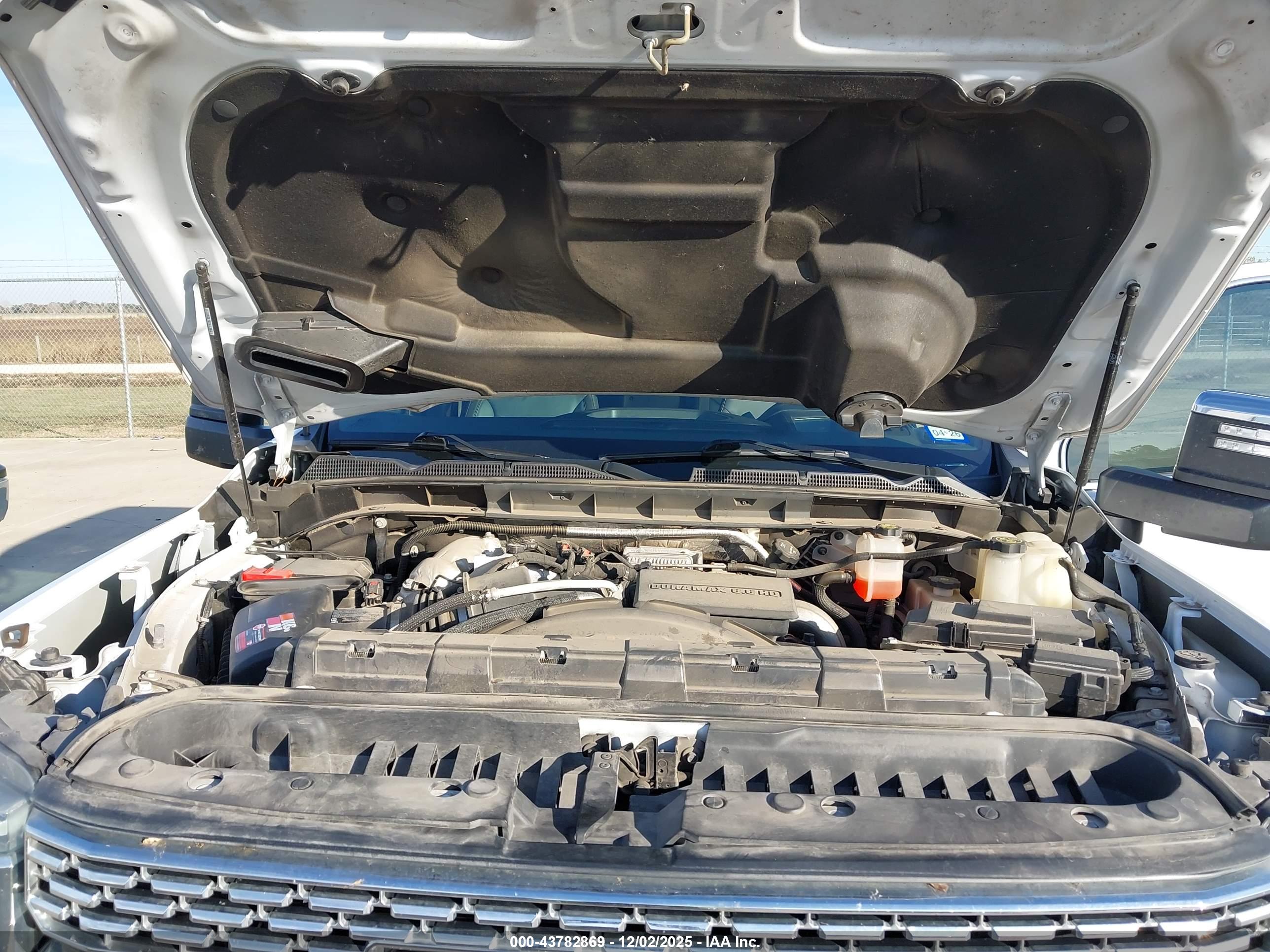 GMC SIERRA image 10