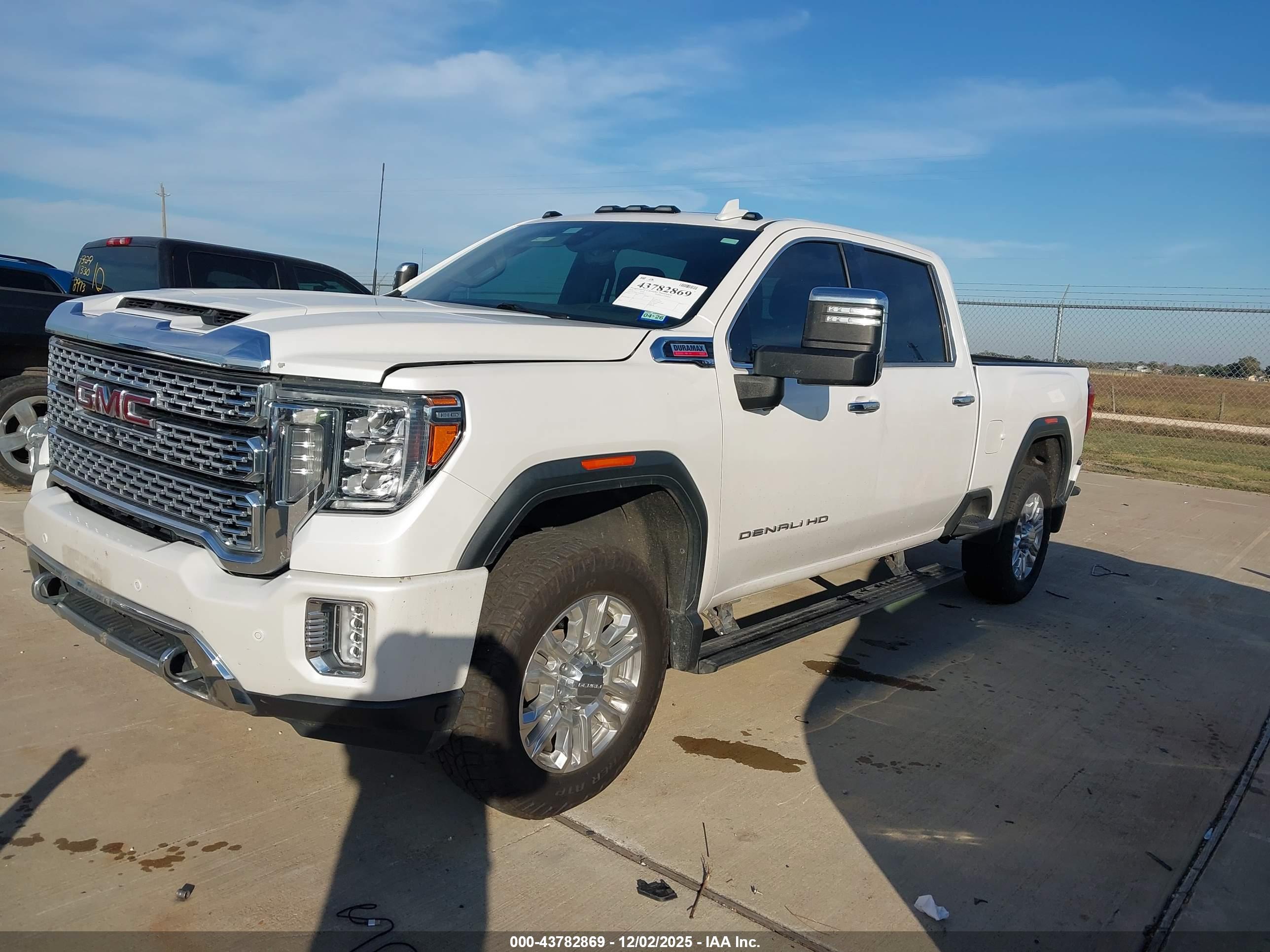 GMC SIERRA image 2