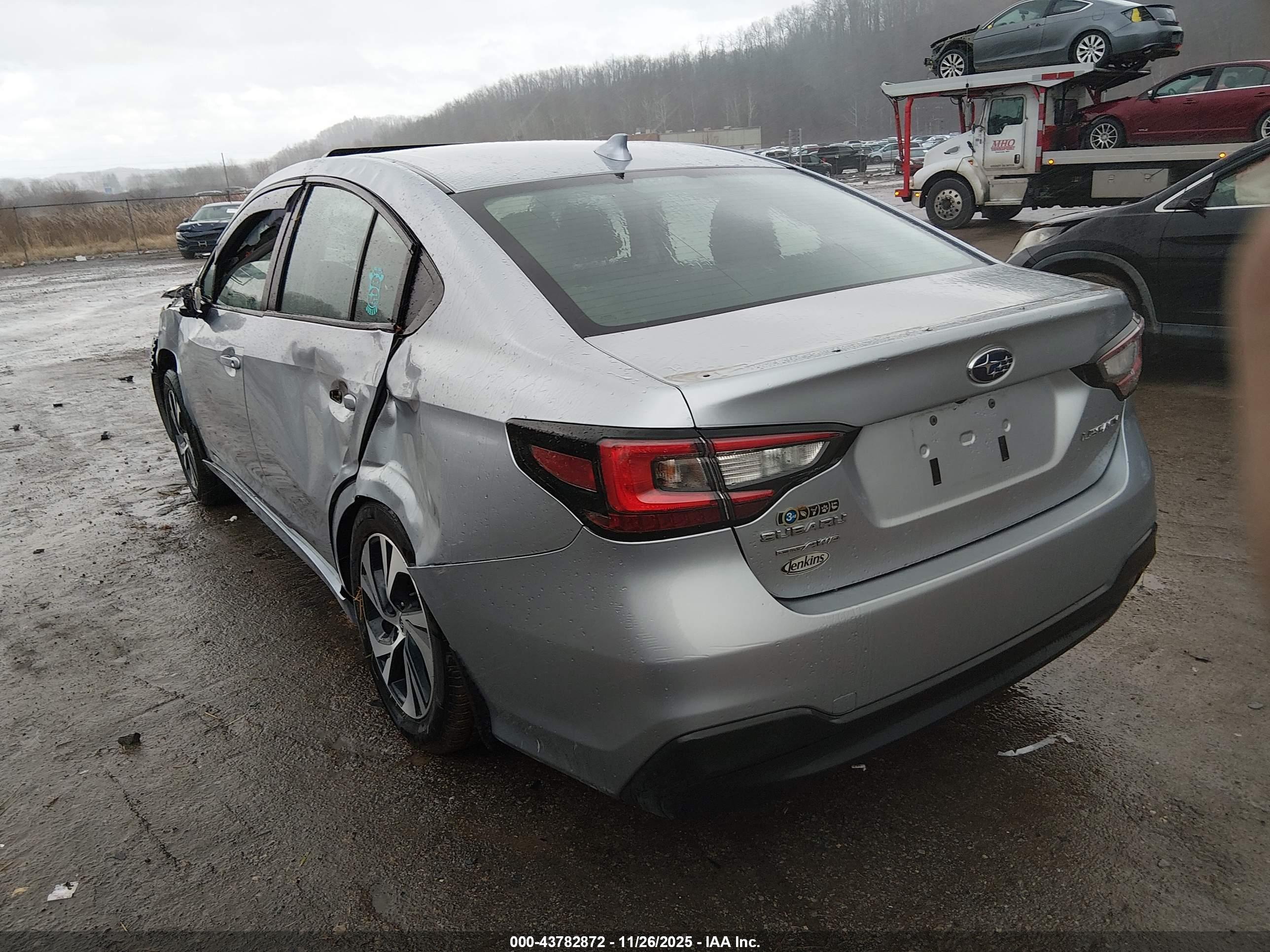 SUBARU LEGACY image 3