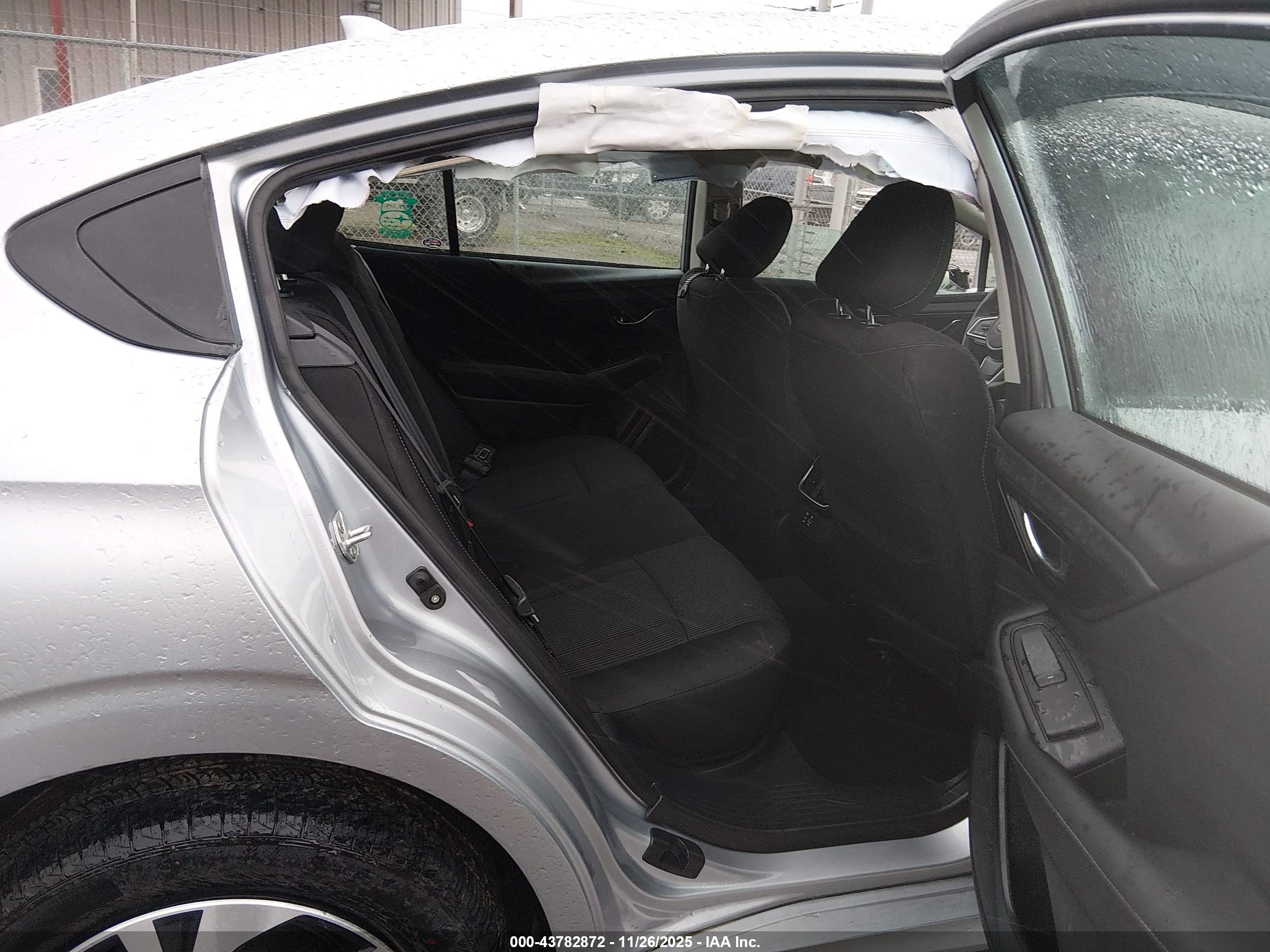 SUBARU LEGACY image 8