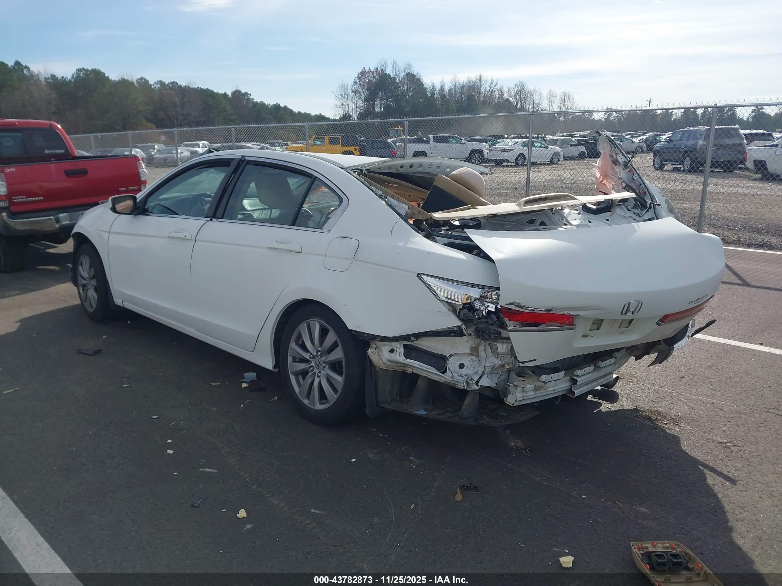HONDA ACCORD image 3
