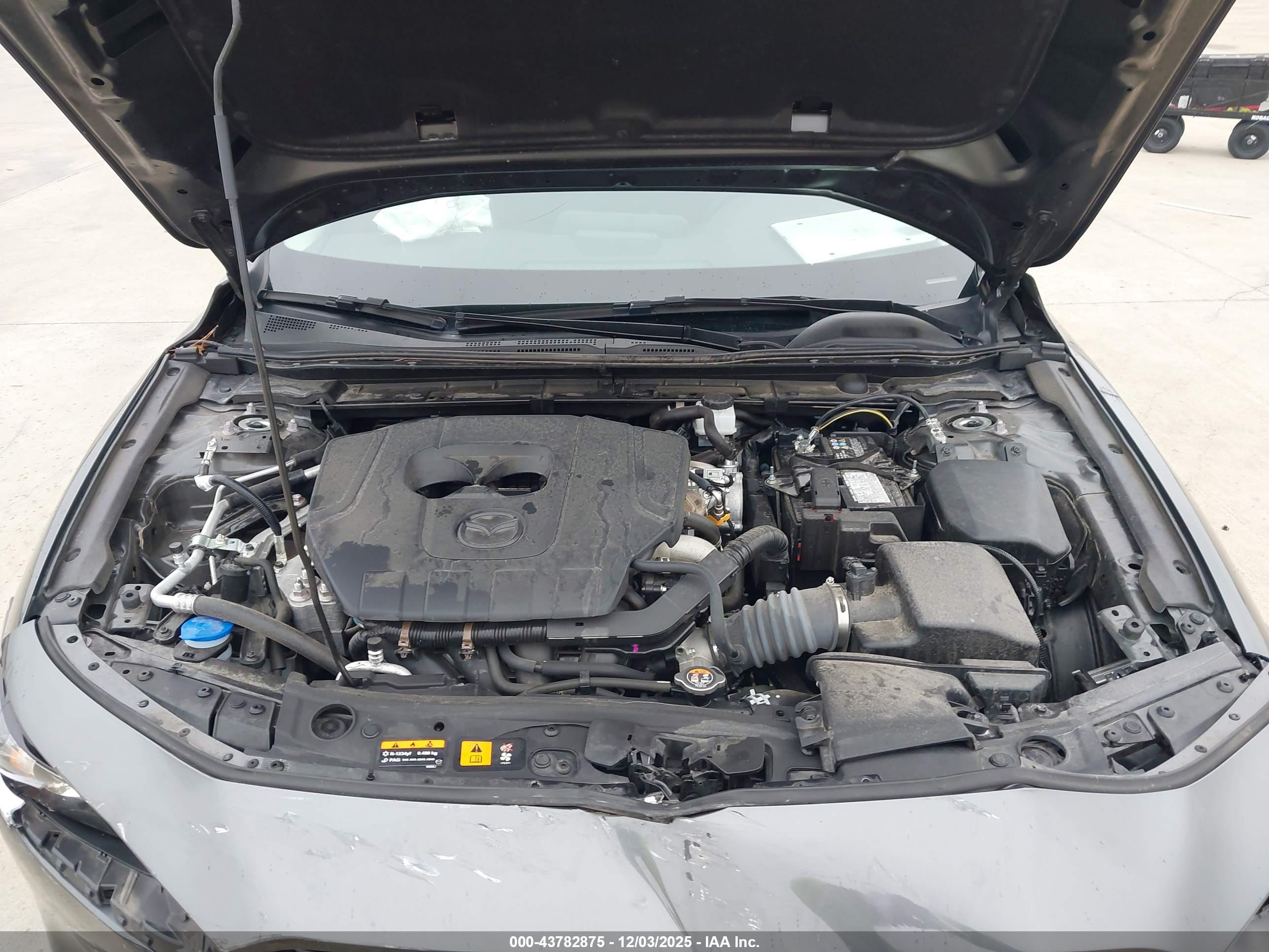 MAZDA 3 image 10