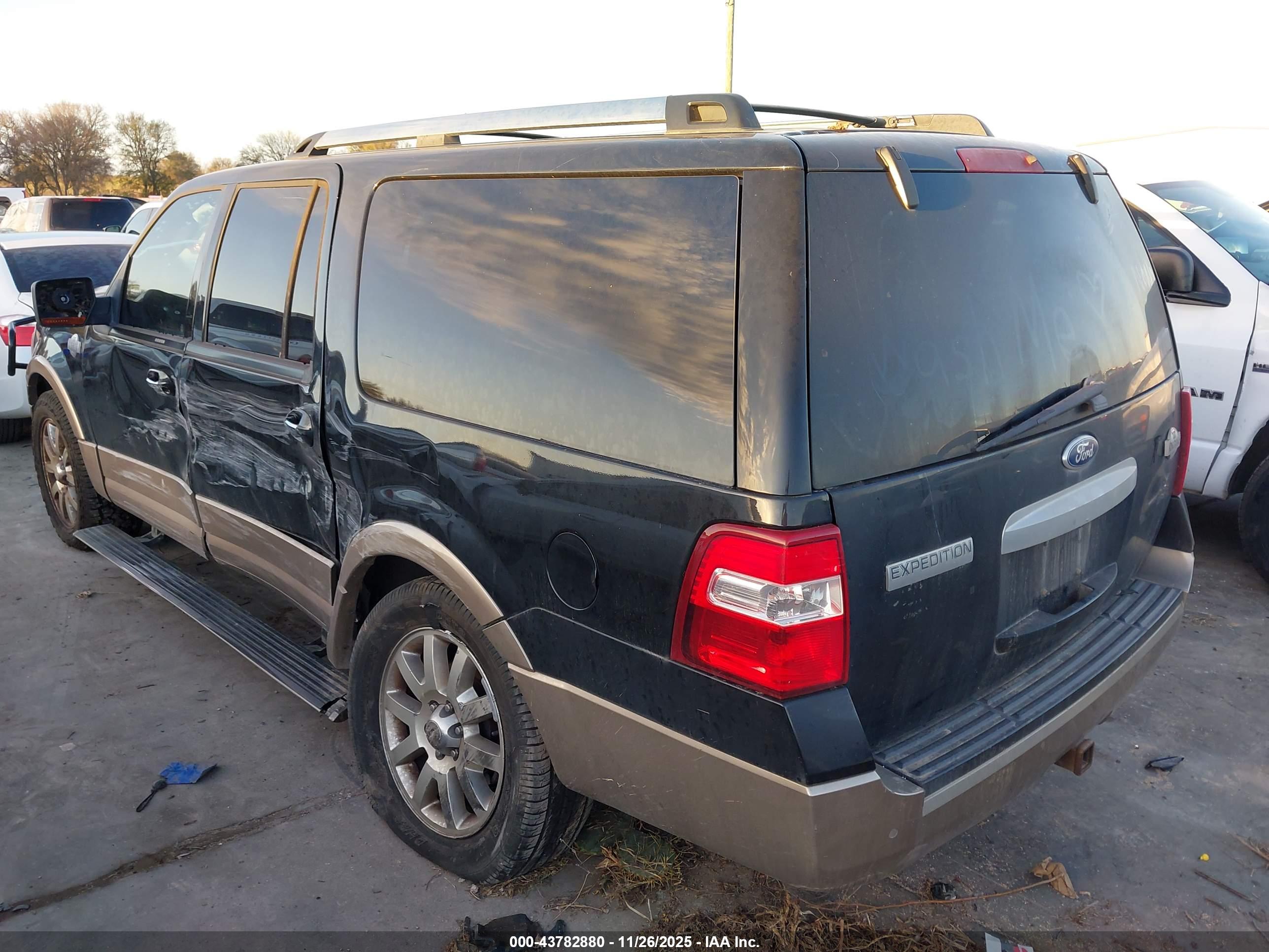 FORD EXPEDITION image 3