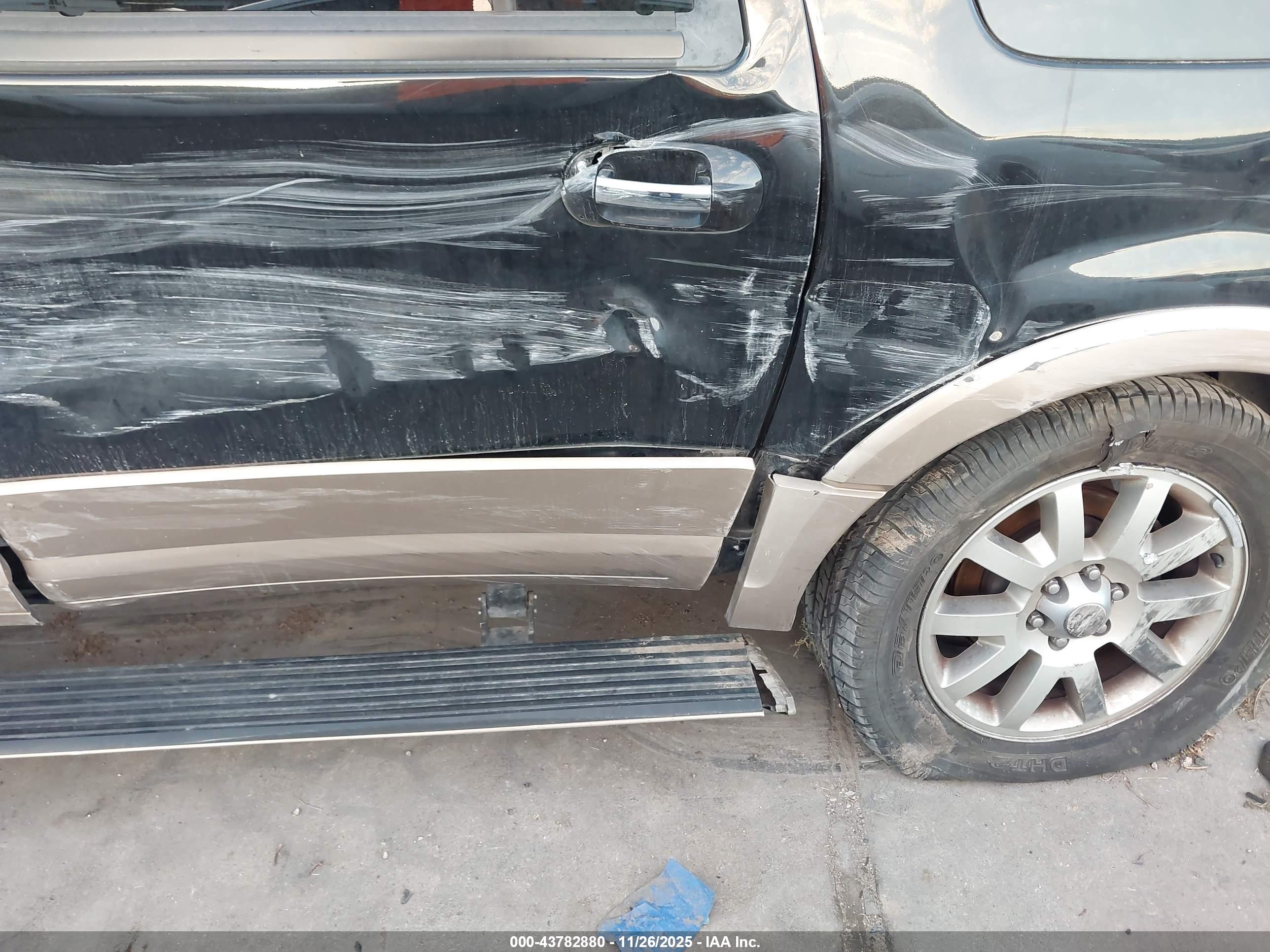 FORD EXPEDITION image 6