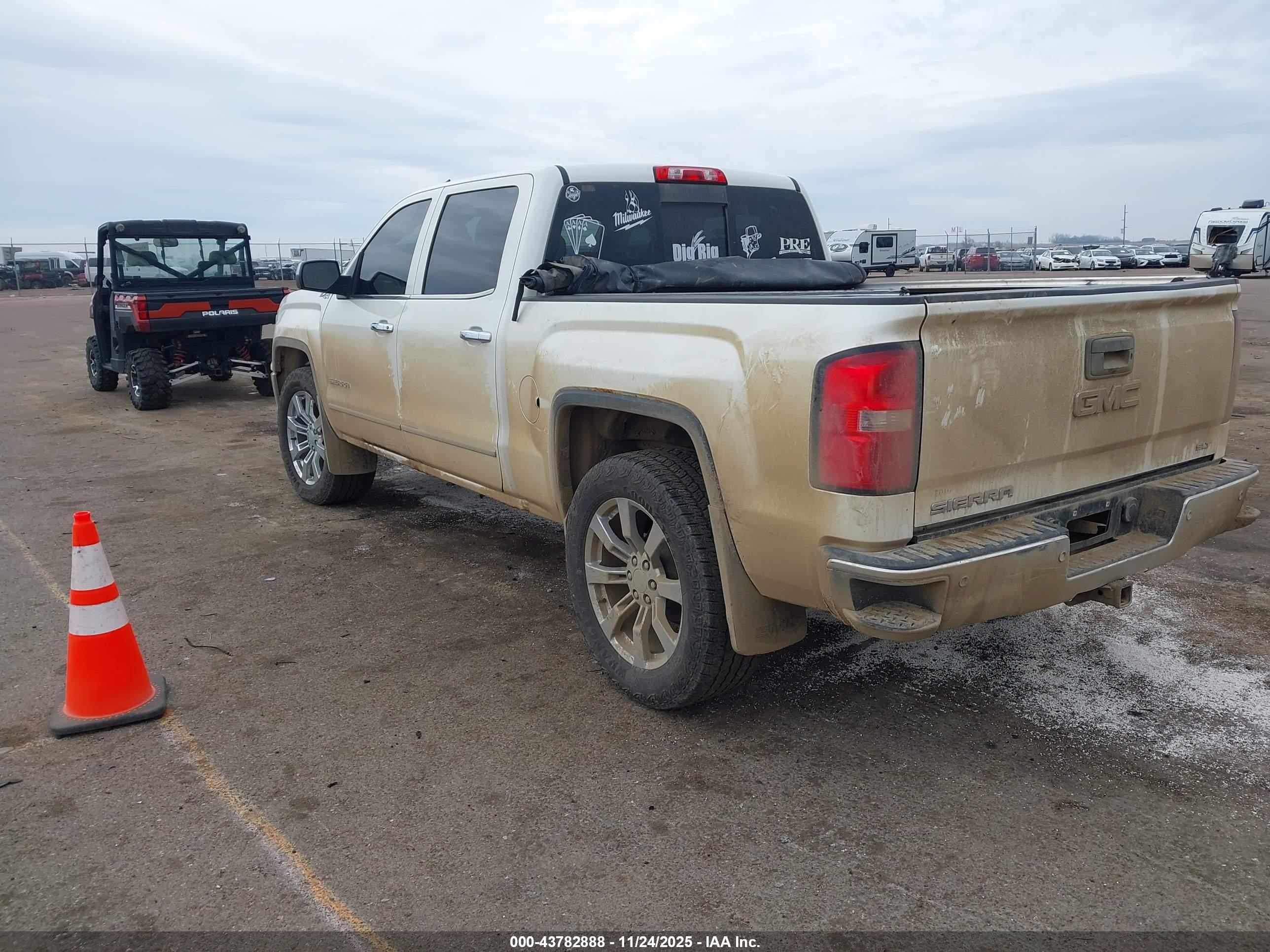 GMC SIERRA image 3
