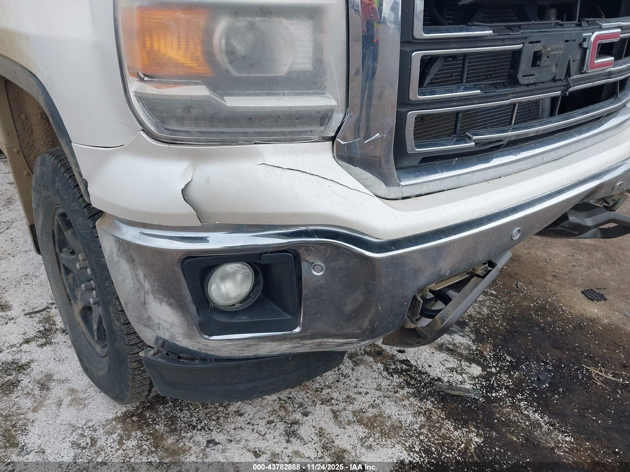 GMC SIERRA image 6