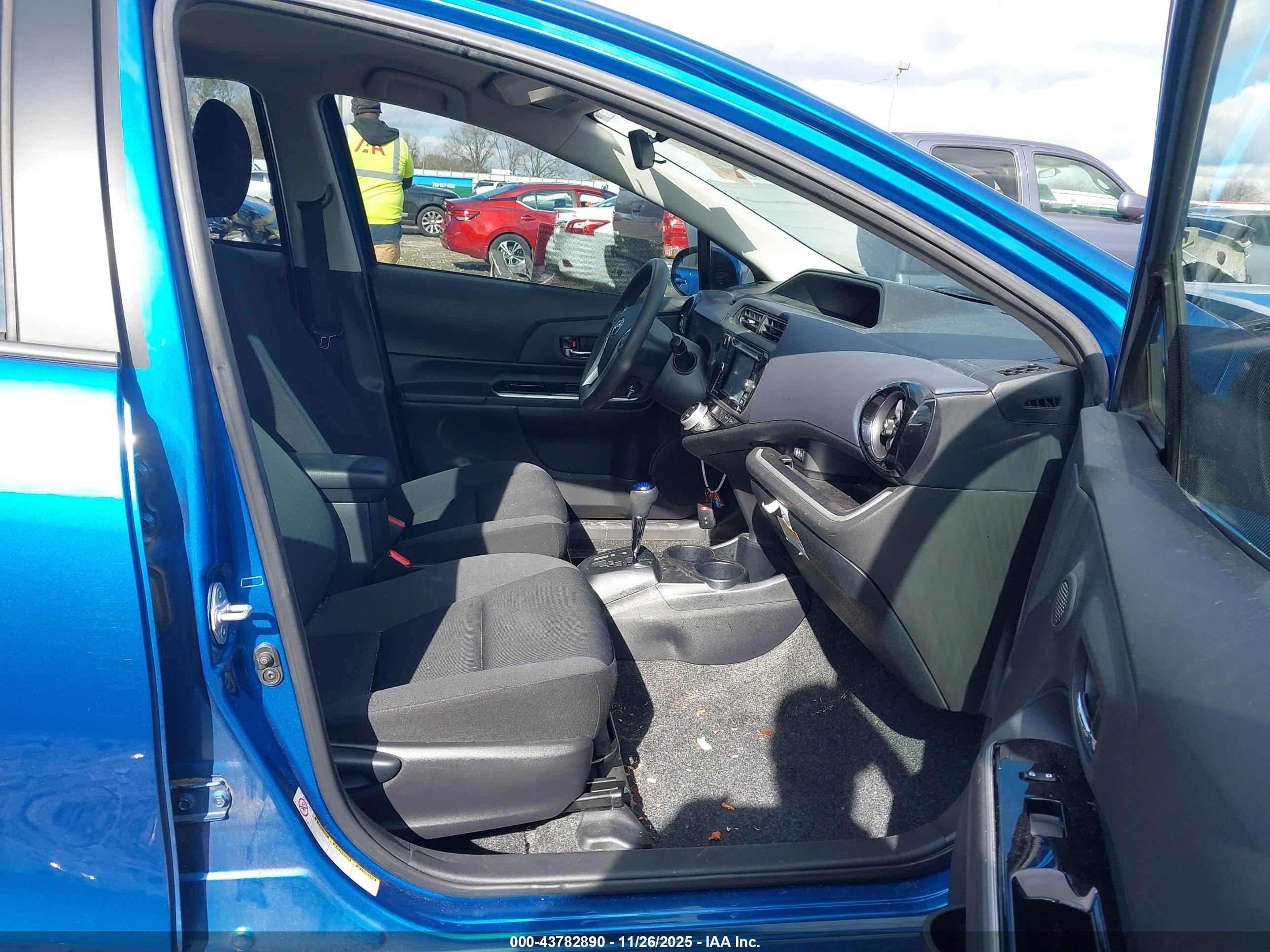TOYOTA PRIUS image 5