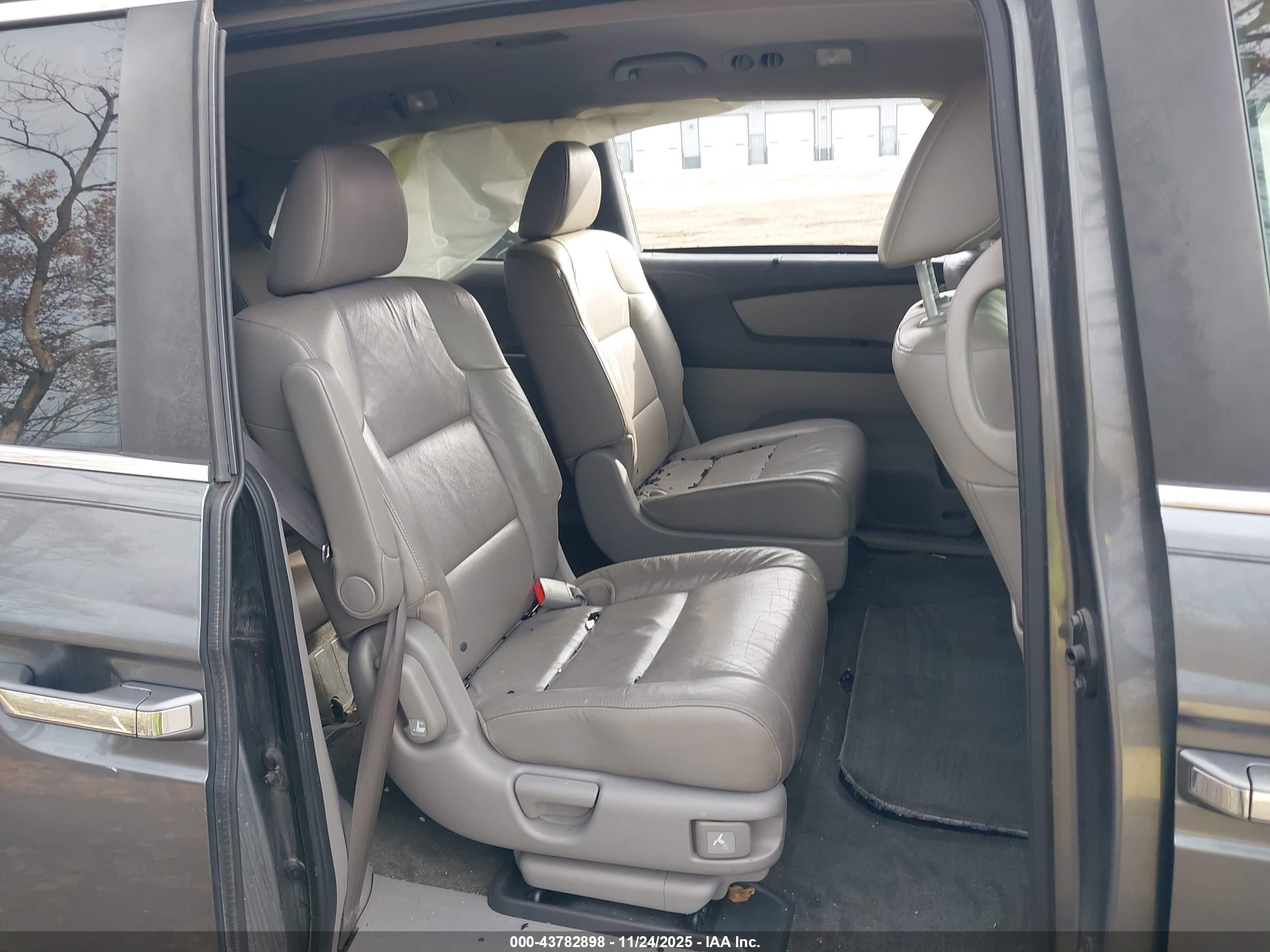 HONDA ODYSSEY image 8