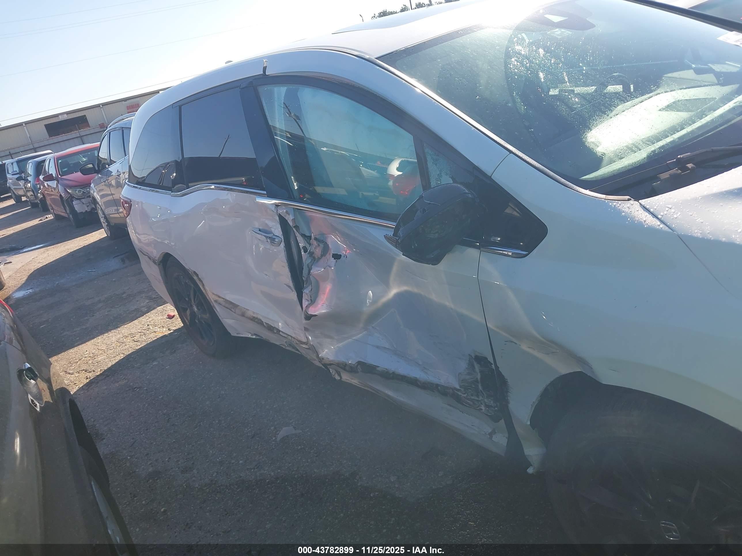 HONDA ODYSSEY image 6