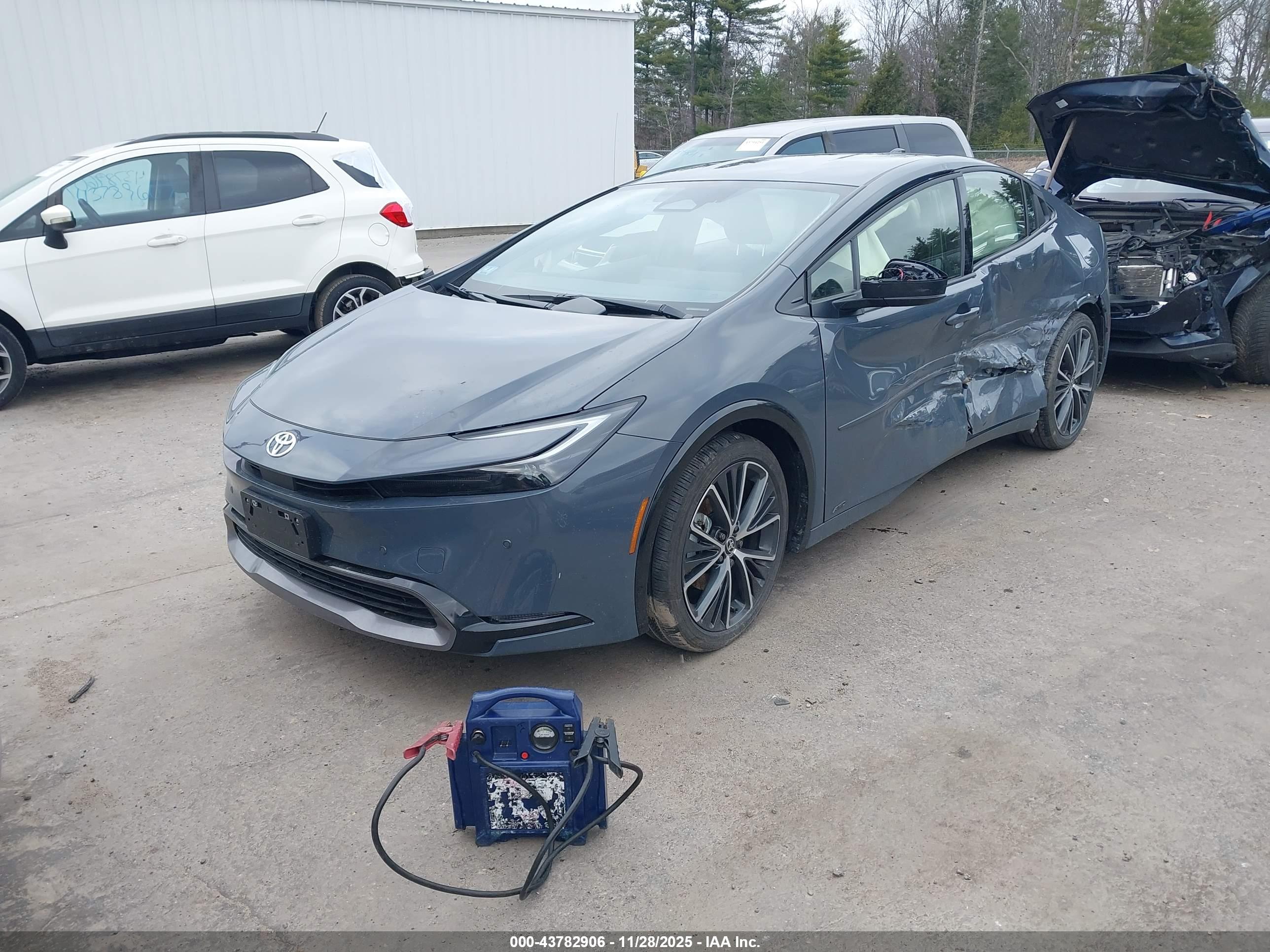 TOYOTA PRIUS image 2