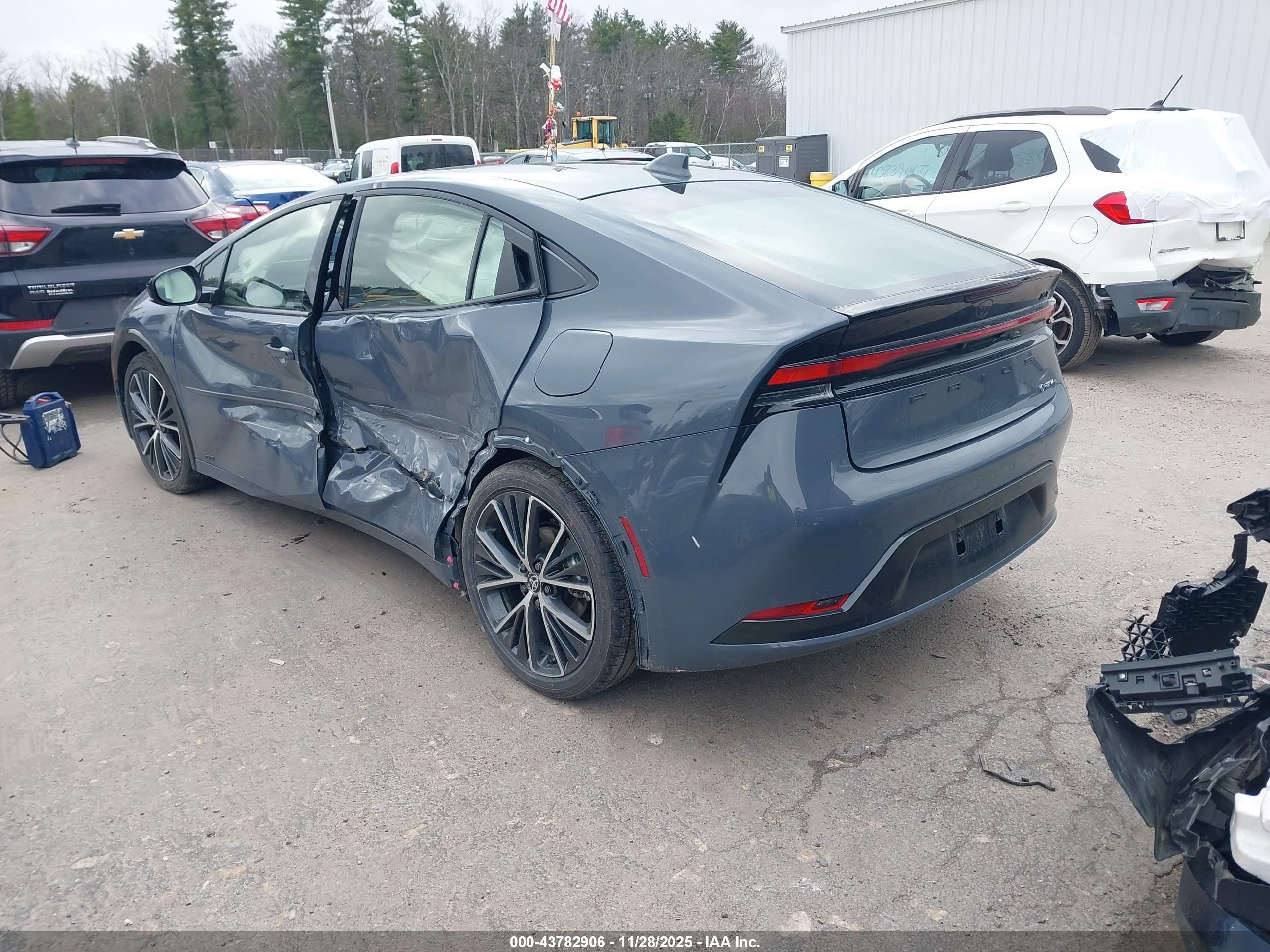TOYOTA PRIUS image 3