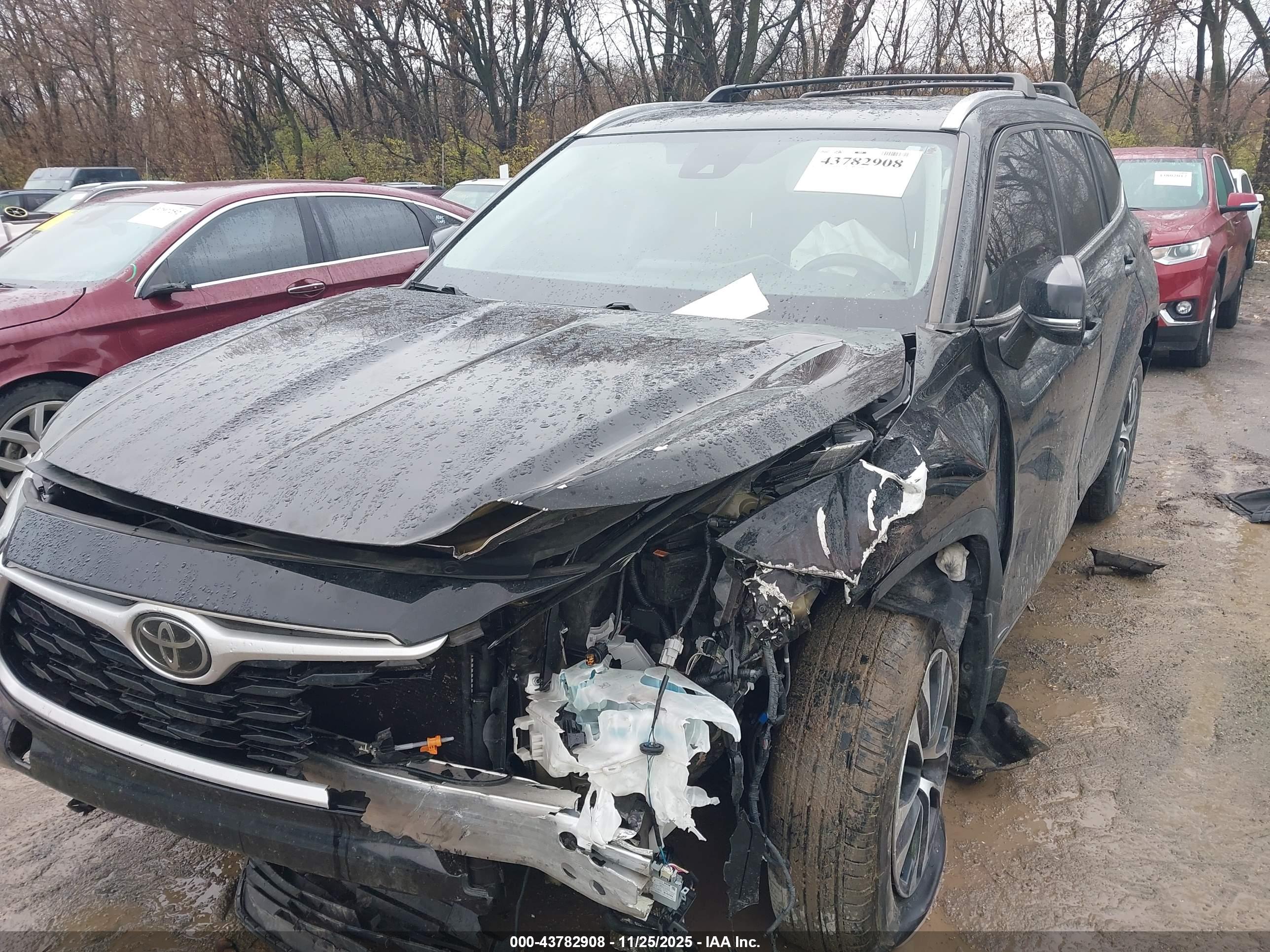 TOYOTA HIGHLANDER image 2