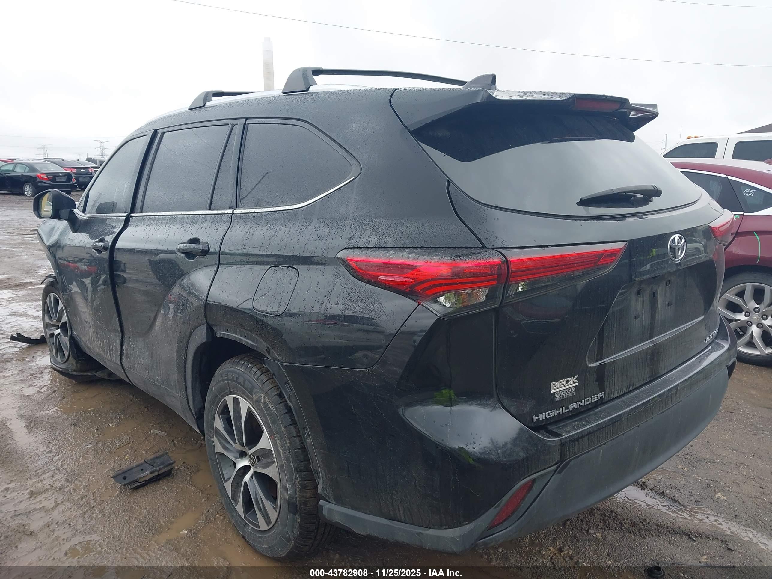 TOYOTA HIGHLANDER image 3